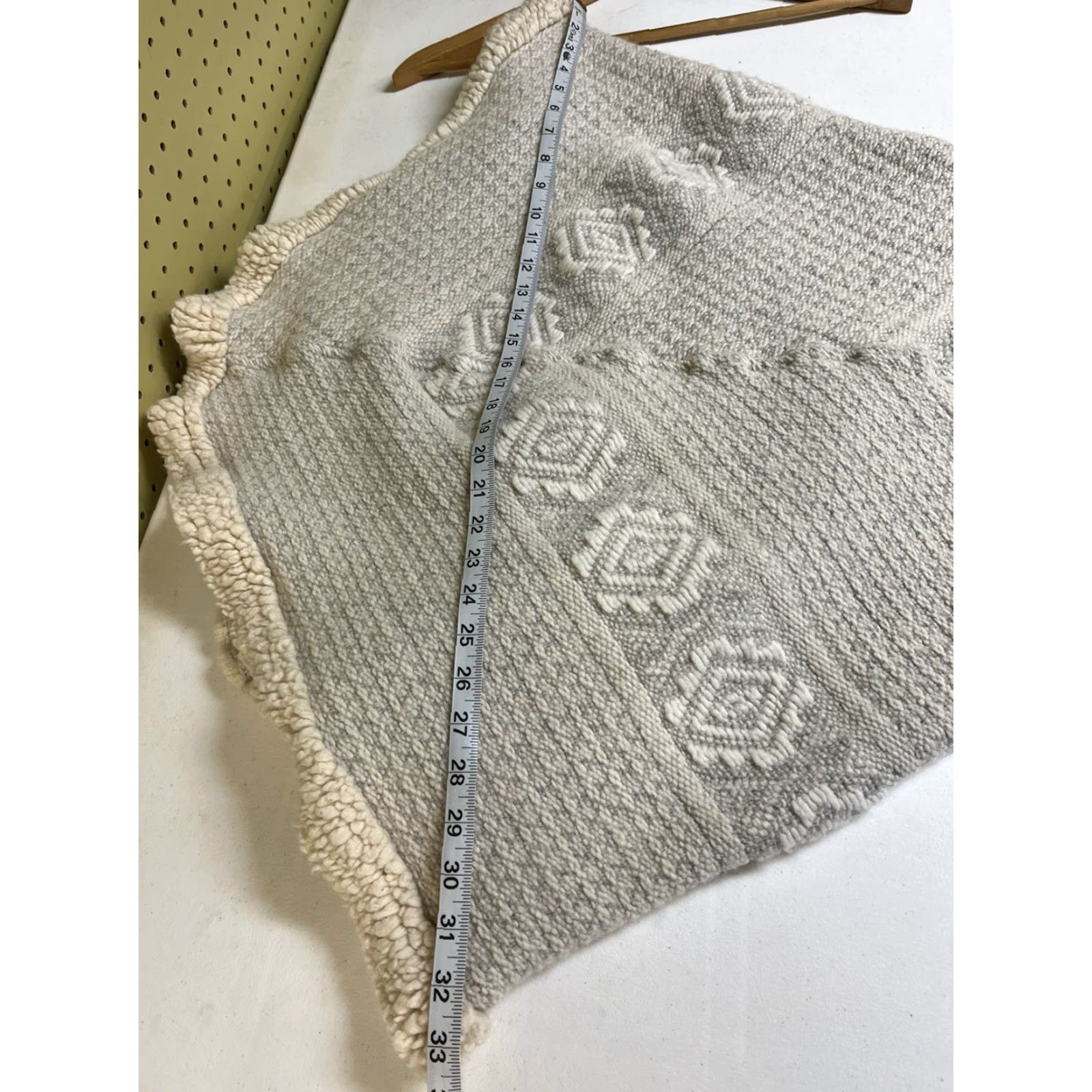 Vintage VINTAGE Milmarte Poncho Women's S Hooded Beige Wool Short Boho Ecador Size S / US 4 / IT 40 - 5 Thumbnail