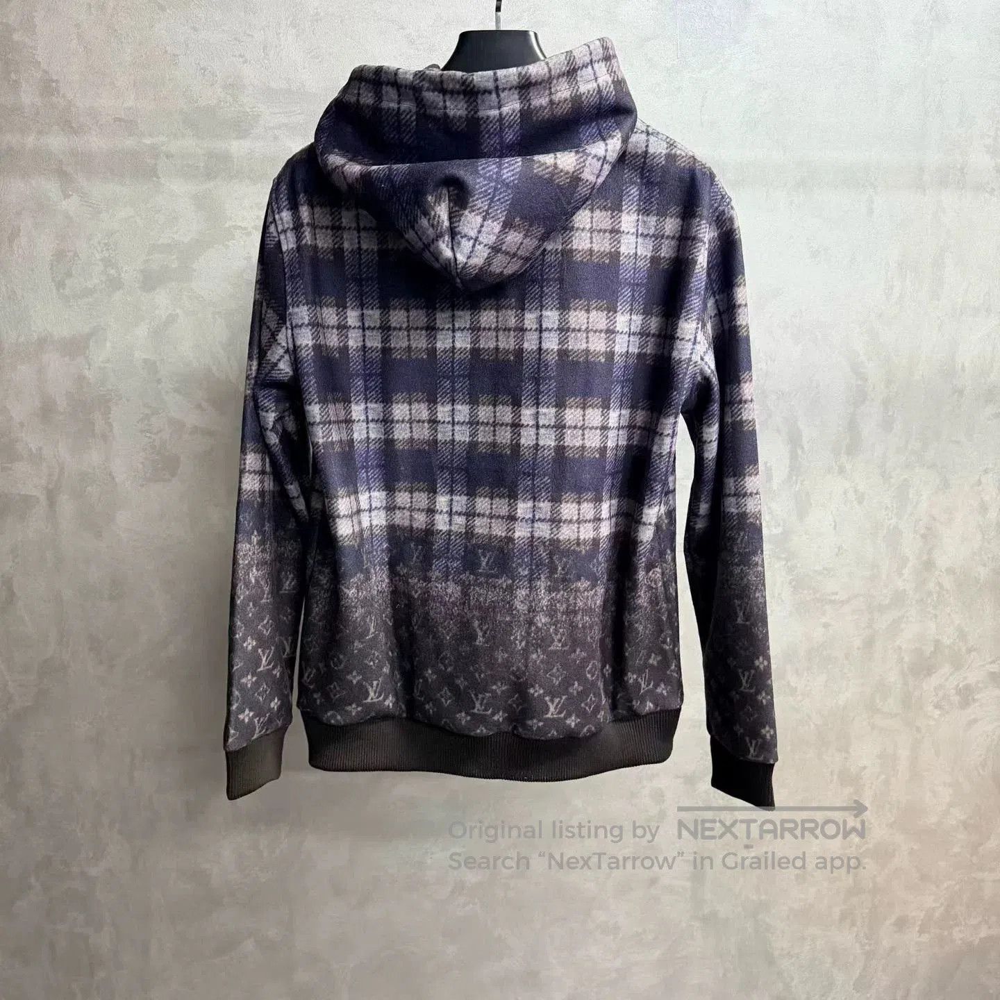 Louis Vuitton Louis Vuitton 2026 Hooded Long. Size US S / EU 44-46 / 1 - 5 Thumbnail