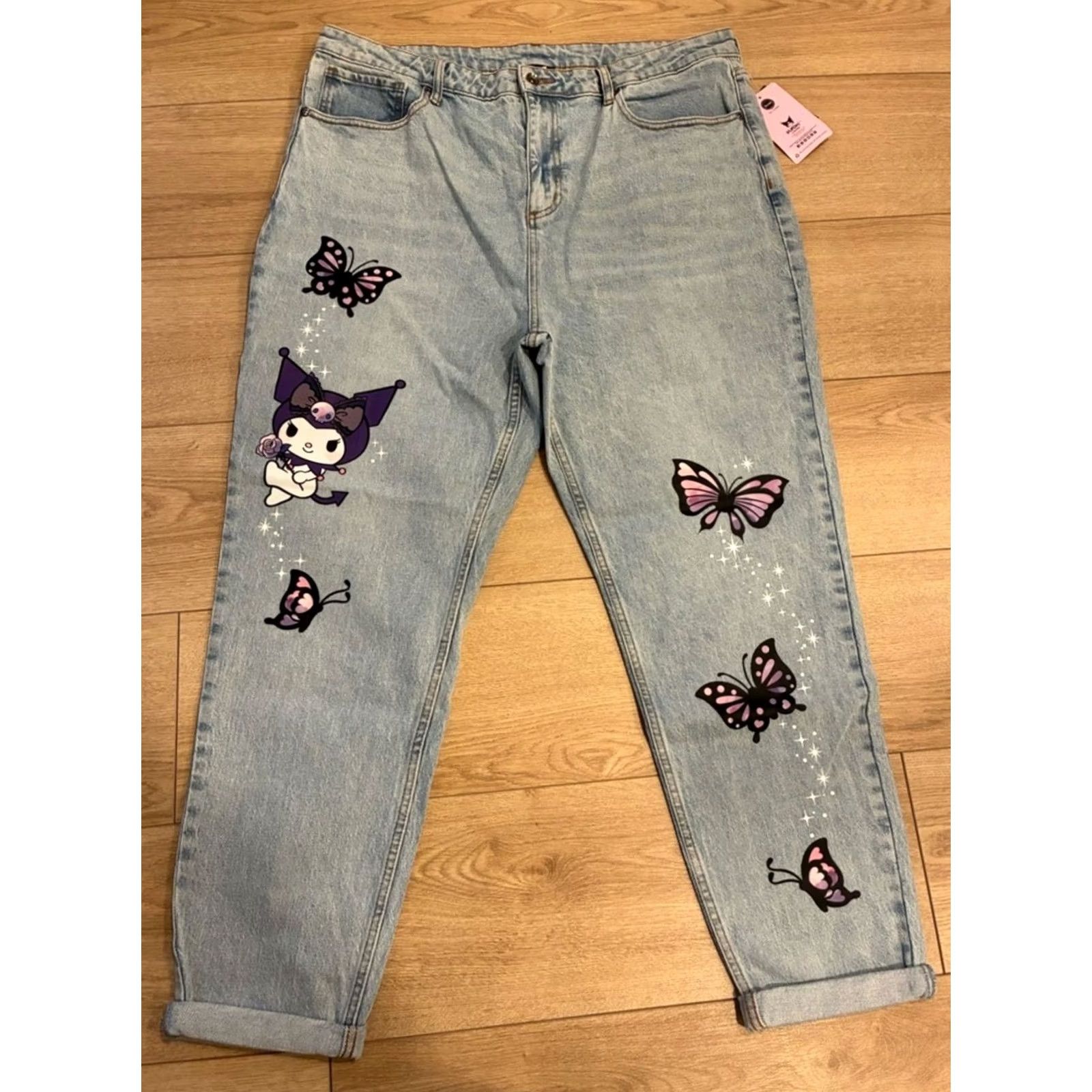 Vintage NWT Hello Kitty x Hot Topic Sanrio Mom Jeans Butterfly Garden 19/2X Women Jeans NWT Sanrio Butterfly Garden 19/2X Women Jeans Size 40" / US 18 - 3 Thumbnail
