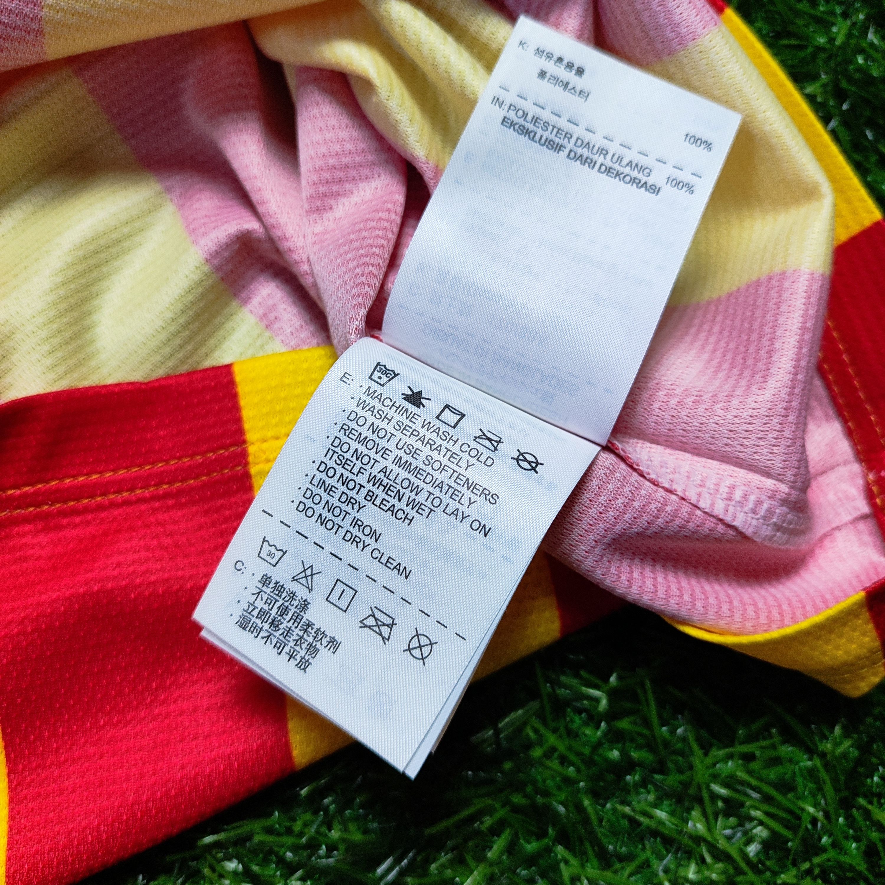Nike Barcelona Away 2013-14 Messi #10 Soccer Jersey Size US M / EU 48-50 / 2 - 11 Thumbnail