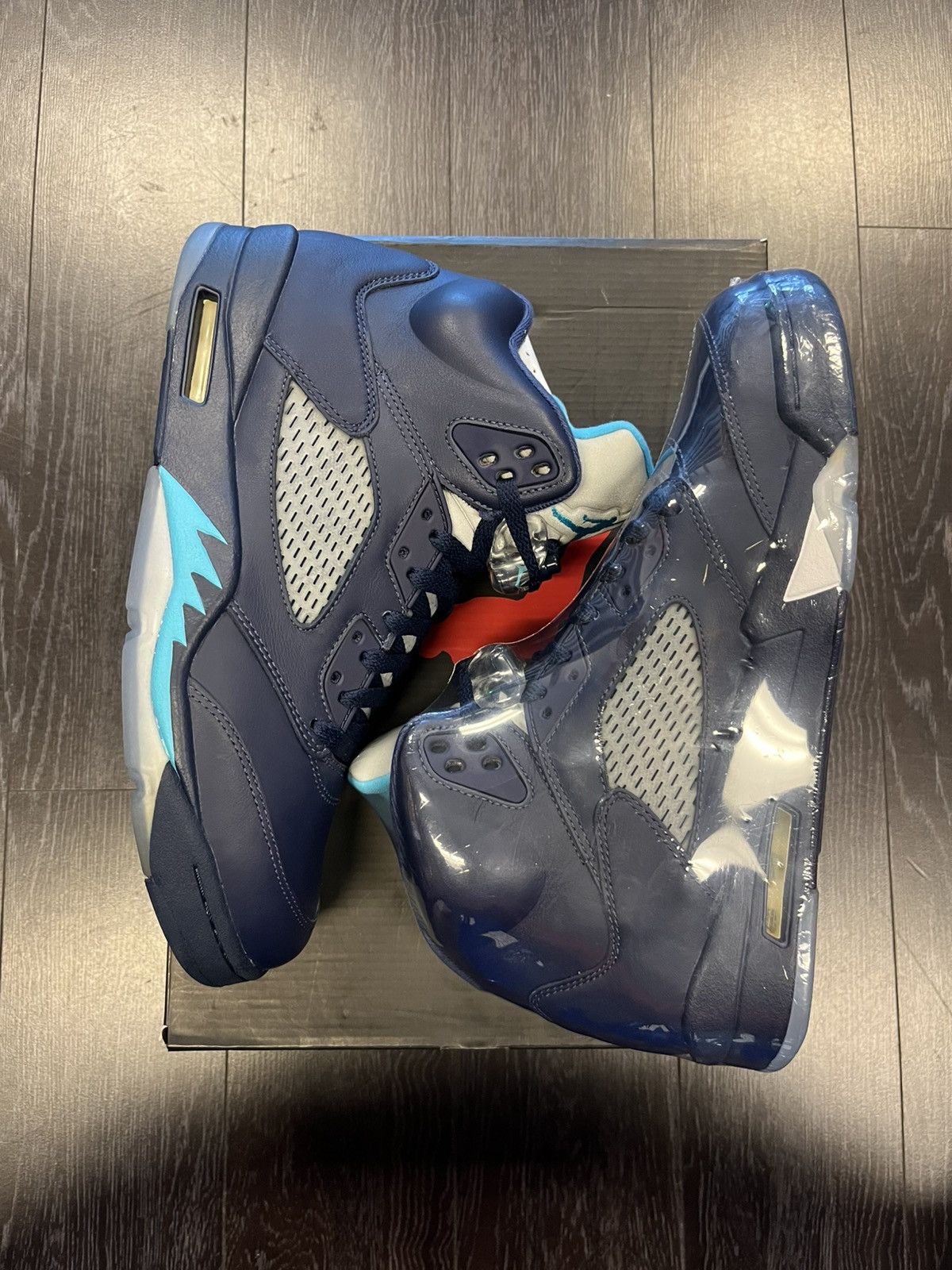 Jordan Brand Air Jordan 5 Retro Pre-Grape 2015 Size US 10.5 / EU 43-44 - 2 Thumbnail