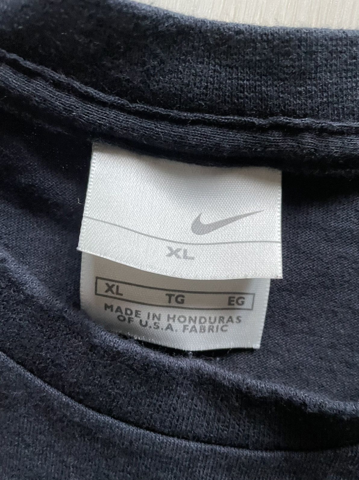 Nike Rare Vintage Nike Micheal Vick Logo Shirt Sz XL Size US XL / EU 56 / 4 - 3 Thumbnail