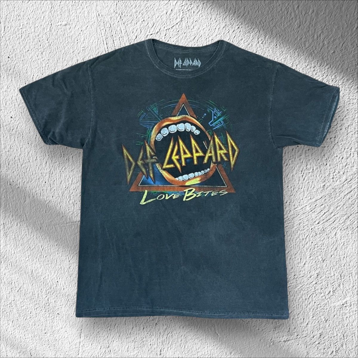 Vintage Def Leppard Love Bites Retro Band Shirt Streetwear M/L Size US M / EU 48-50 / 2 - 1 Thumbnail
