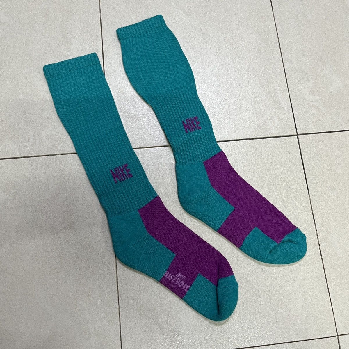 Vintage Vintage Nike Socks Size ONE SIZE - 2 Thumbnail