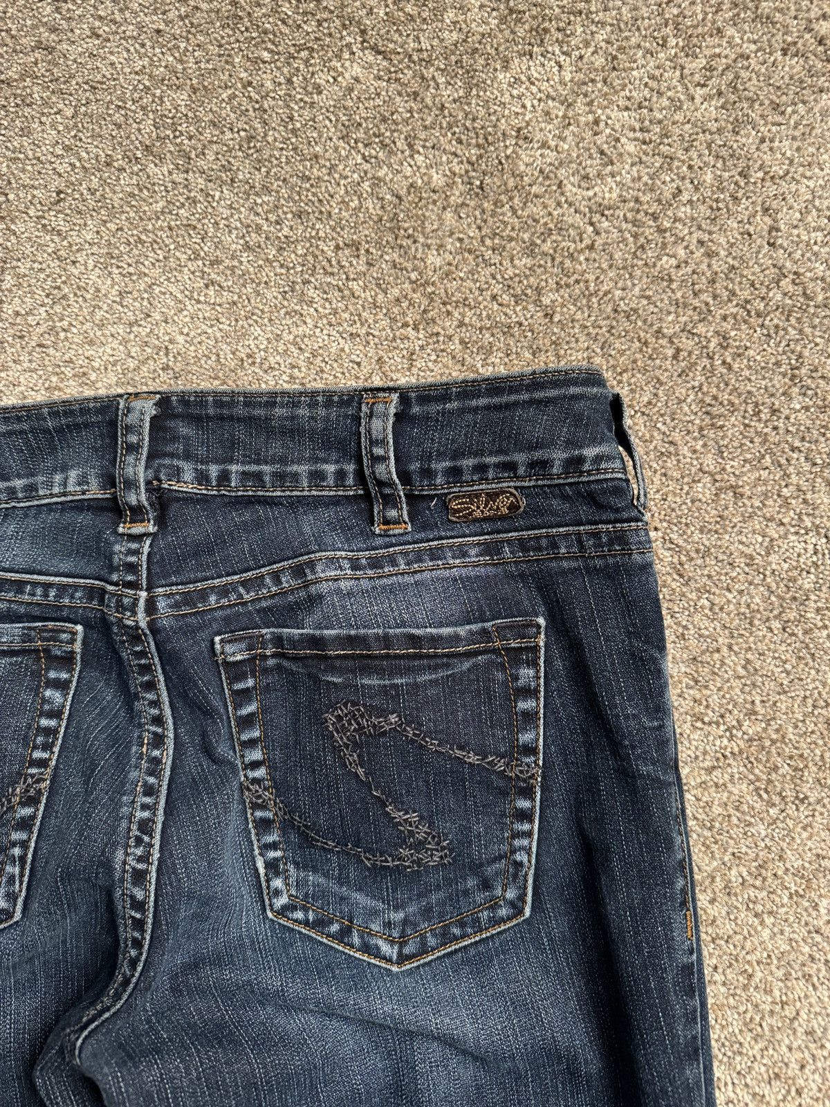 Silver Jeans Co. SILVER JEANS INDIGO BLUE HAND EMBROIDERY “SUKI” DENIM Size US 29 - 3 Thumbnail