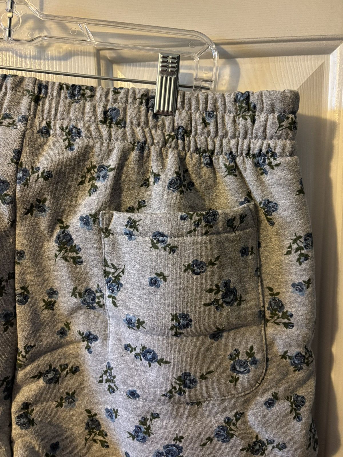 Supreme Supreme Small Box Sweatshort Size US 32 / EU 48 - 4 Thumbnail