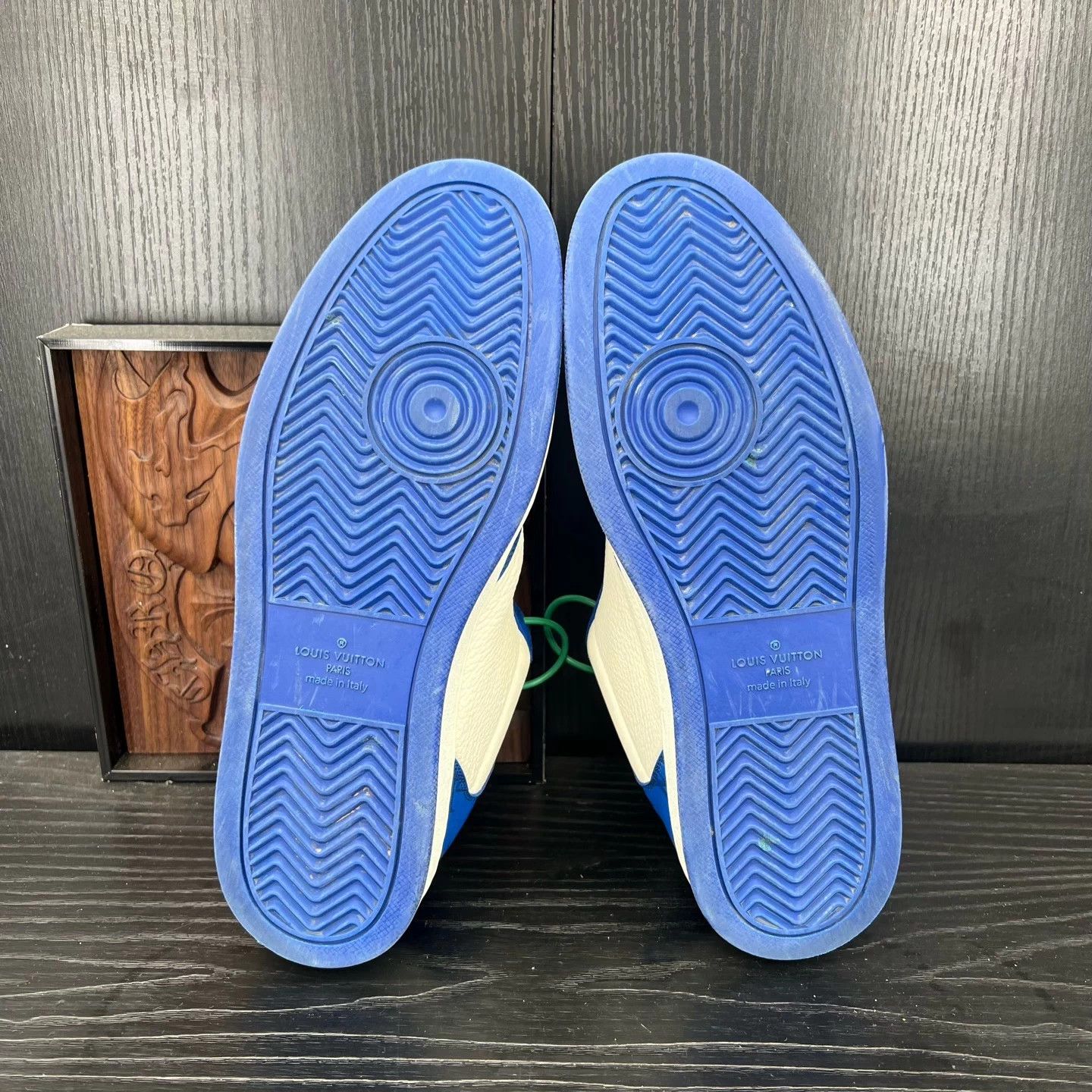 Louis Vuitton LV Rivoli White Blue Size US 8.5 / EU 41-42 - 4 Thumbnail