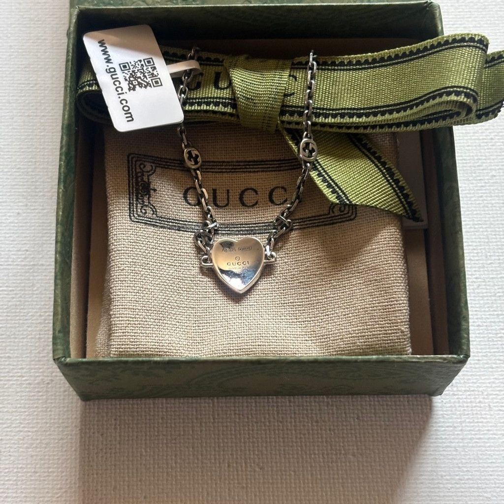 Gucci GUCCI Silver Heart Enamel Charm Bracelet NWT Size ONE SIZE - 4 Thumbnail