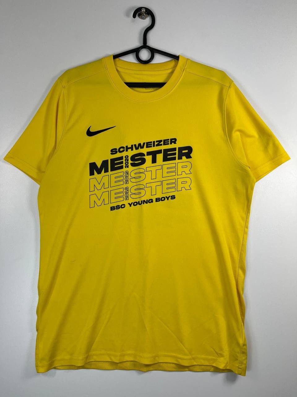 Nike BSC Young Boys Schweizer Meister T-Shirt #14 Football Nike L Size US L / EU 52-54 / 3 - 1 Thumbnail