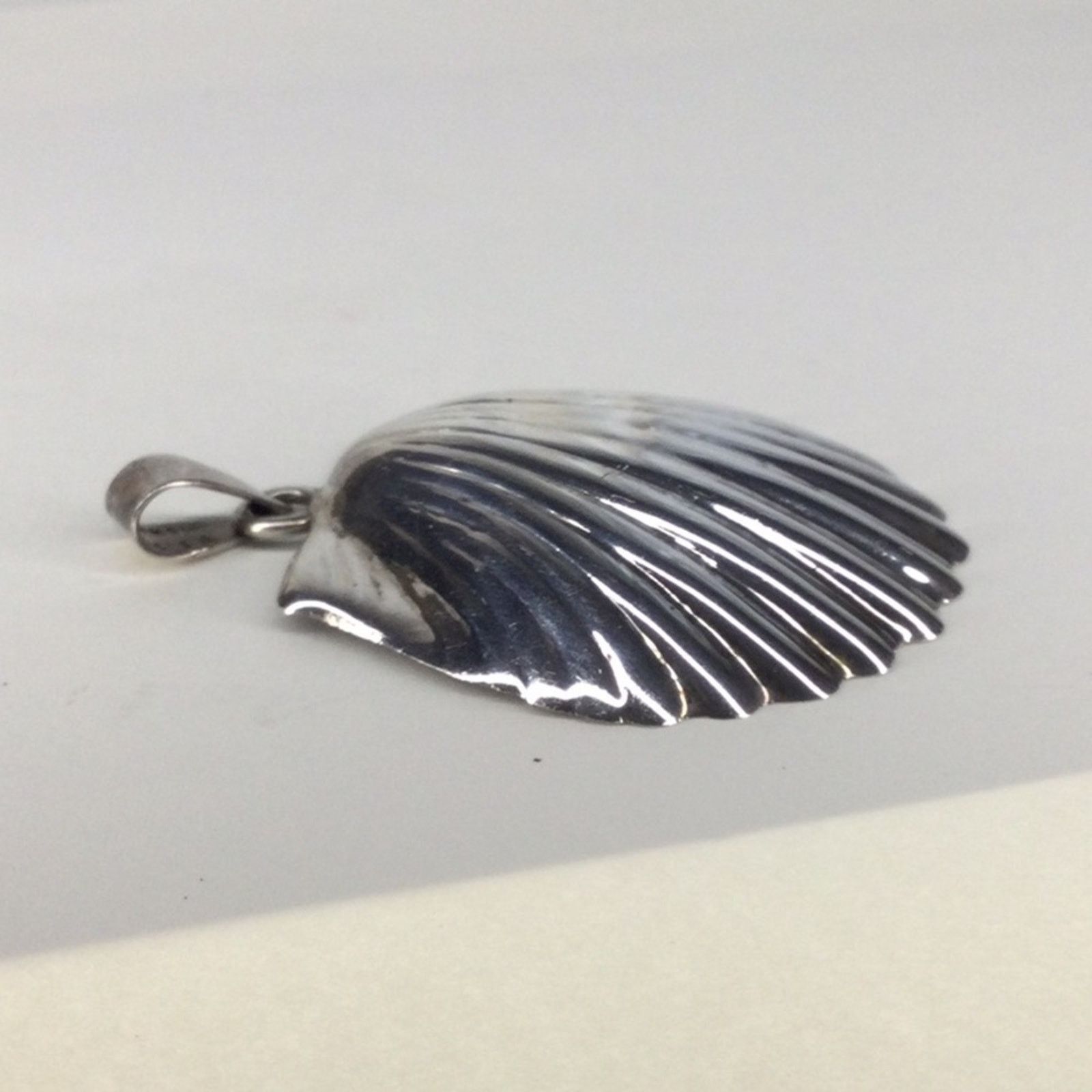 Other Bohemian Scallop Seashell Silver Tone Necklace Pendant Size ONE SIZE - 15 Thumbnail