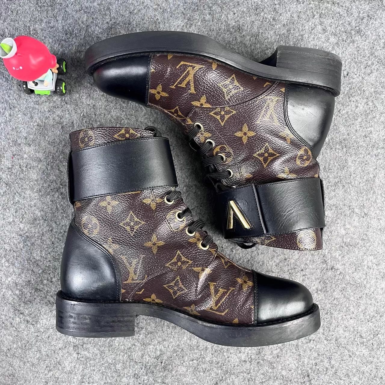 Louis Vuitton LV Monogram Lock Strap Ankle Boots 35.5 Size US 4.5 / IT 34.5 - 4 Thumbnail