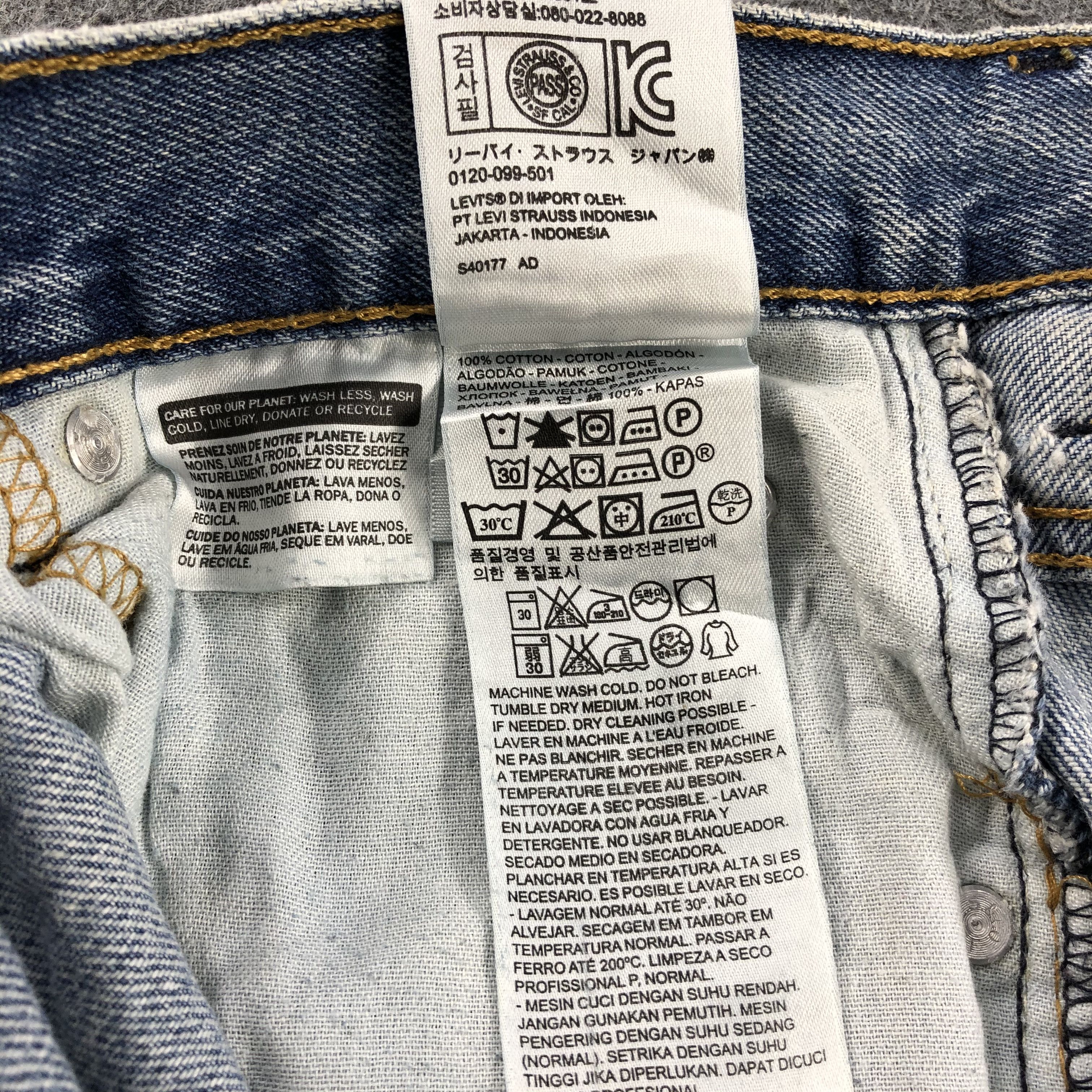 Levi's Vintage Blue Wash Levis 550 Jeans-J1621 Size US 31 - 14 Thumbnail