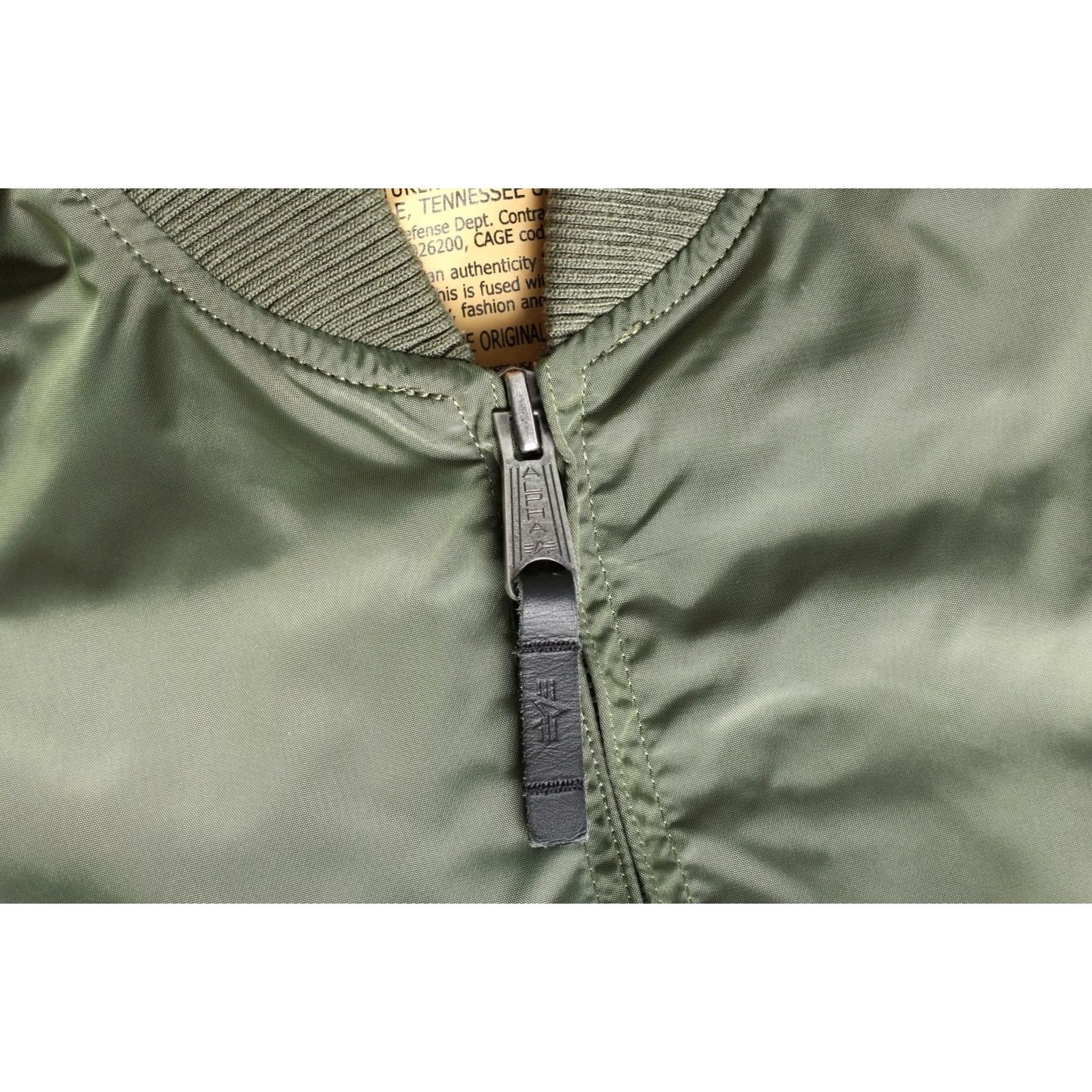 Alpha Industries ALPHA INDUSTRIES MA-1 Flight Bomber Jacket Men Size M Green MJ6572 Size US M / EU 48-50 / 2 - 5 Thumbnail