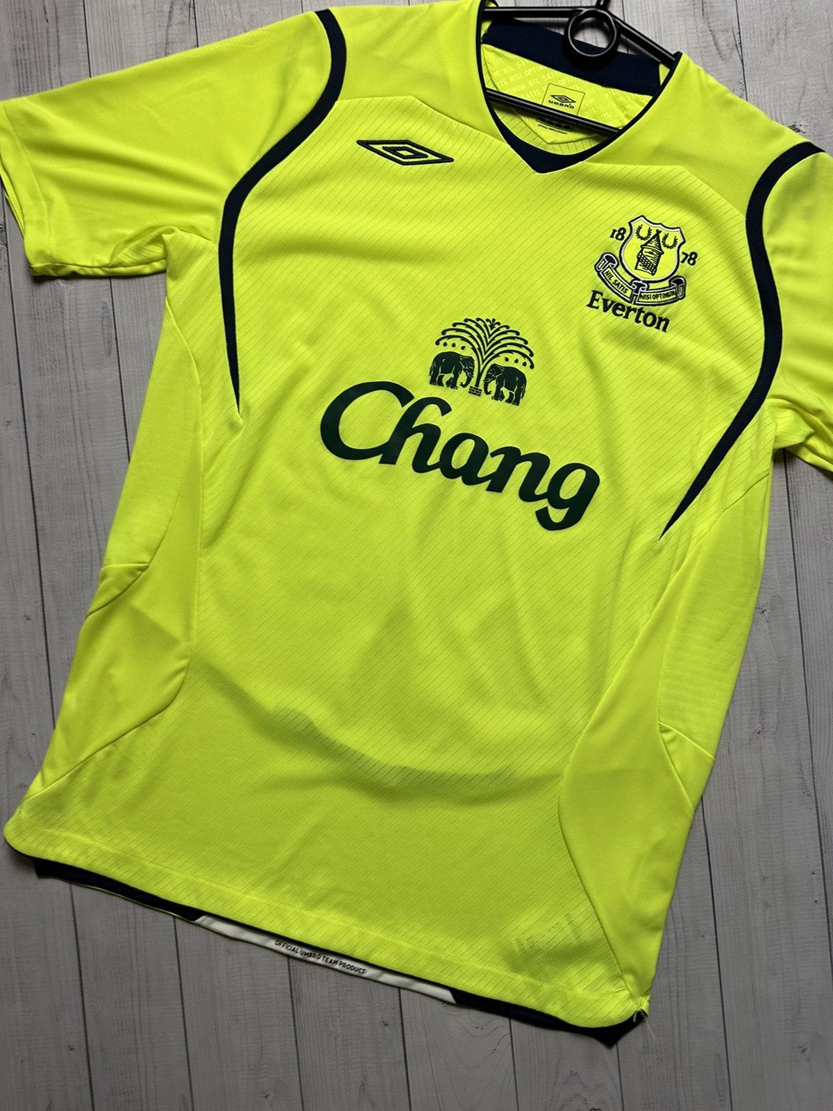 Umbro × Vintage Vintage Umbro Everton soccer jersey away yellow rare M Size US M / EU 48-50 / 2 - 2 Thumbnail