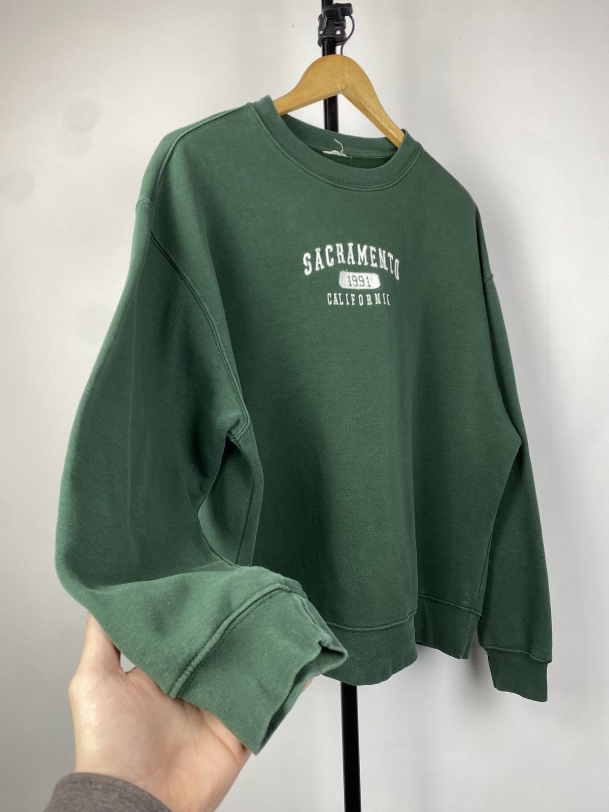 Vintage Vintage 90s SACRAMENTO California Made in USA Sweatshirt Size US M / EU 48-50 / 2 - 2 Thumbnail