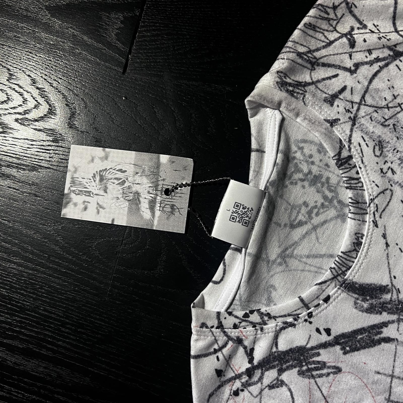 Designer ColdFeet Graffiti Drawn AOP Tee Shirt White Black Size US L / EU 52-54 / 3 - 5 Thumbnail