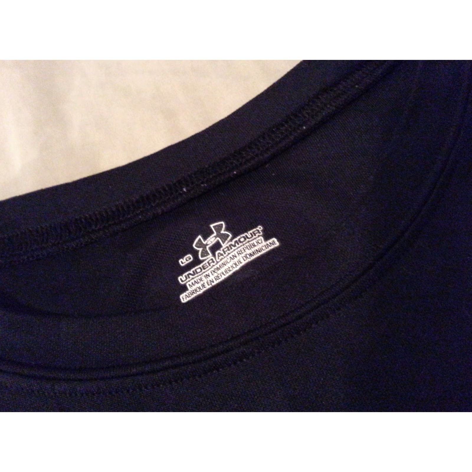Under Armour VINTAGE? Under Armour Shirt L Black Athletic Mens T-Shirt Activewear Large Black Athletic Mens Size US L / EU 52-54 / 3 - 4 Thumbnail