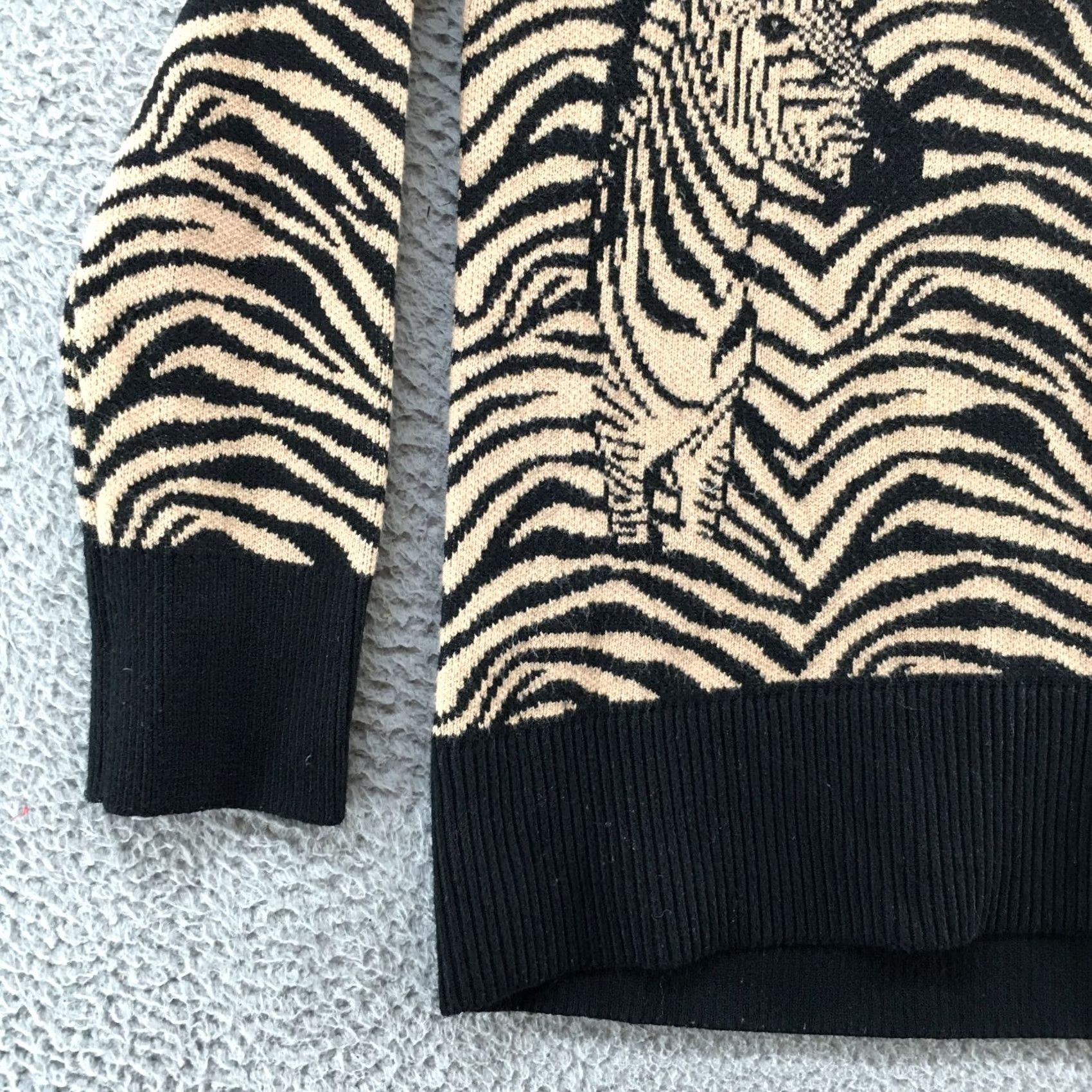 Banana Republic Banana Republic Pullover Sweater Womens XS Beige Animal Print Cotton Blend Size XS / US 0-2 / IT 36-38 - 6 Thumbnail