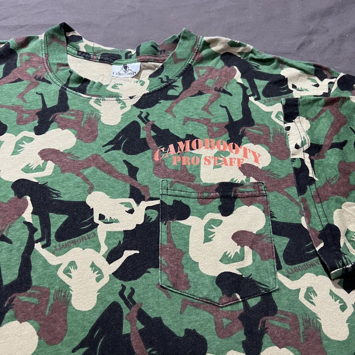 Japanese Brand Vintage CAMOBOOTY Sexy Camo Printed Tee XL porn Strip Nude Size US XL / EU 56 / 4 - 5 Thumbnail
