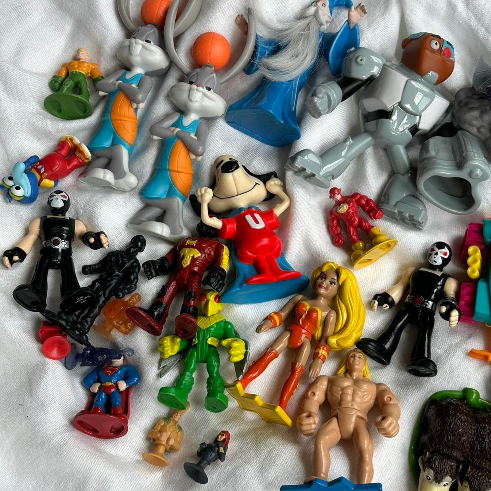 Vintage Vintage 90s Disney Marvel DC Plastic Toy Figure Lot Bundle Size ONE SIZE - 1 Thumbnail