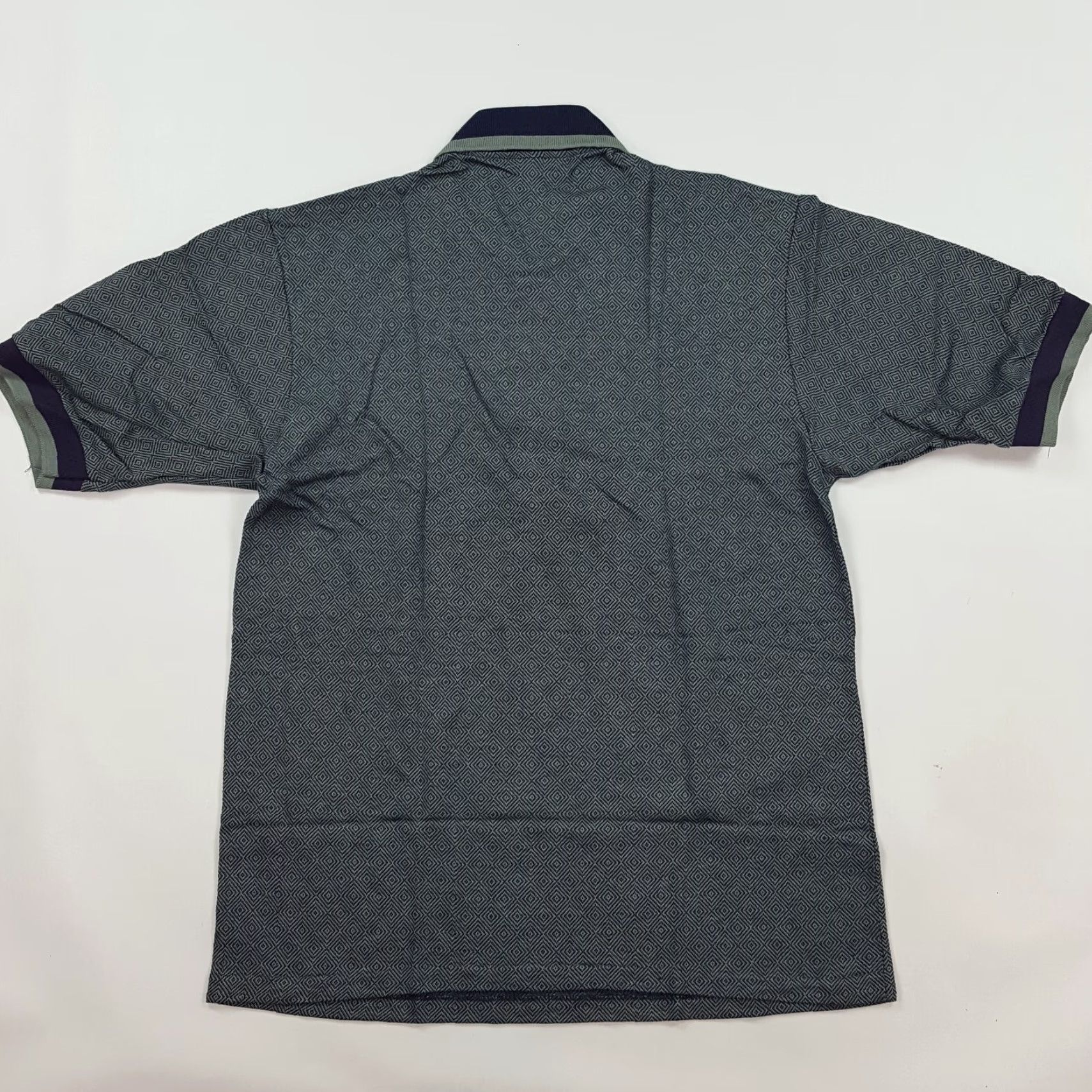 Vintage VINTAGE MunsingWear Diamond Collared Polo Shirt Shirt M Mens Gray 90s Preppy Outdoor Golf Tennis Casual Polo Size US M / EU 48-50 / 2 - 6 Thumbnail
