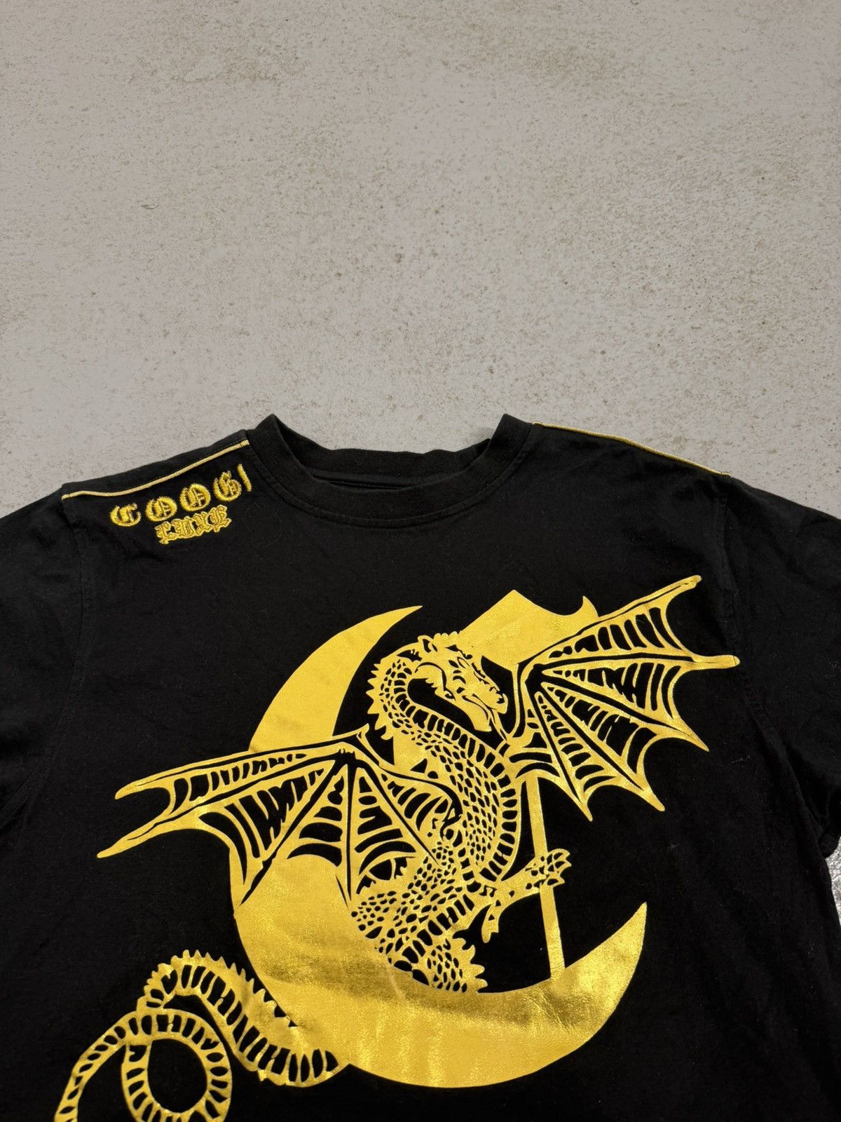 Coogi Vintage 00s Coogi Gold Dragon Thick Blend T-Shirt Size US M / EU 48-50 / 2 - 8 Thumbnail