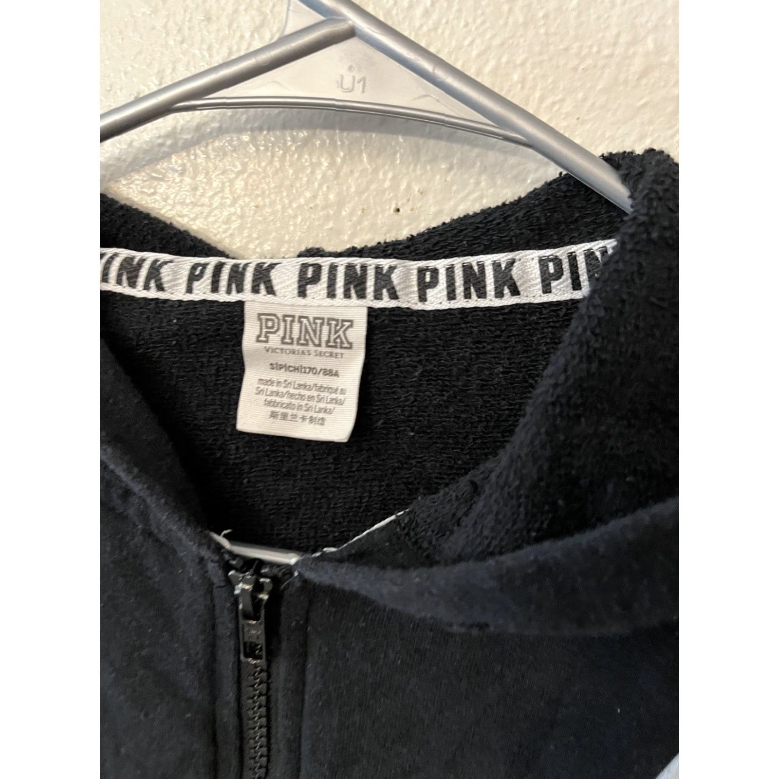 Victoria's Secret VINTAGE Victoria's Secret PINK Full Zip Hoodie Womens Size S Black No Drawstring Logo Activewear Soft Cotton Blend Size S / US 4 / IT 40 - 2 Thumbnail