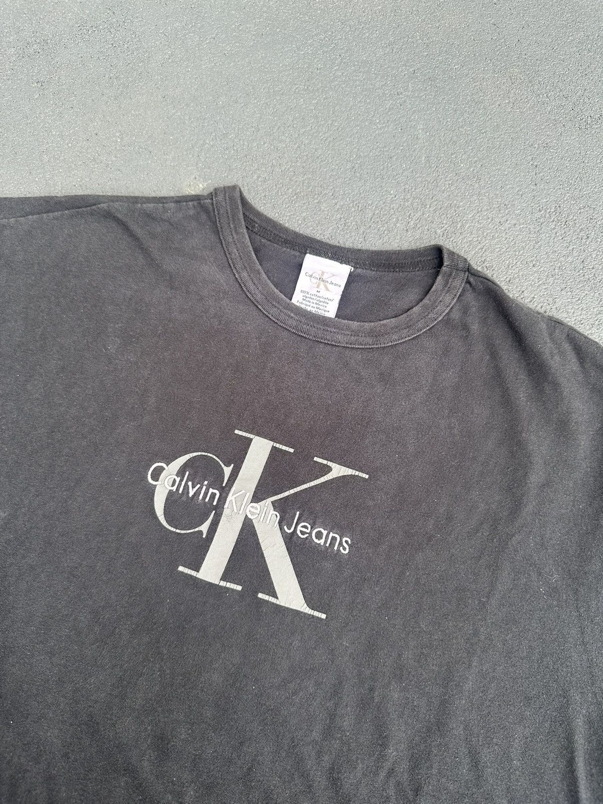 Calvin Klein Sunfaded Vintage Y2K Calvin Klein Tee Size US M / EU 48-50 / 2 - 3 Thumbnail