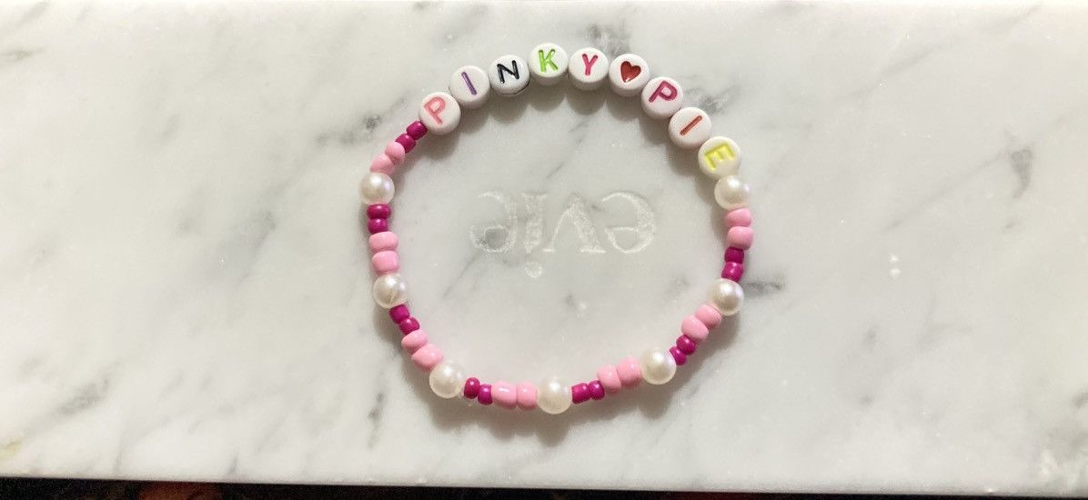 Other Pinkie pie themed bracelet Size ONE SIZE - 1 Preview