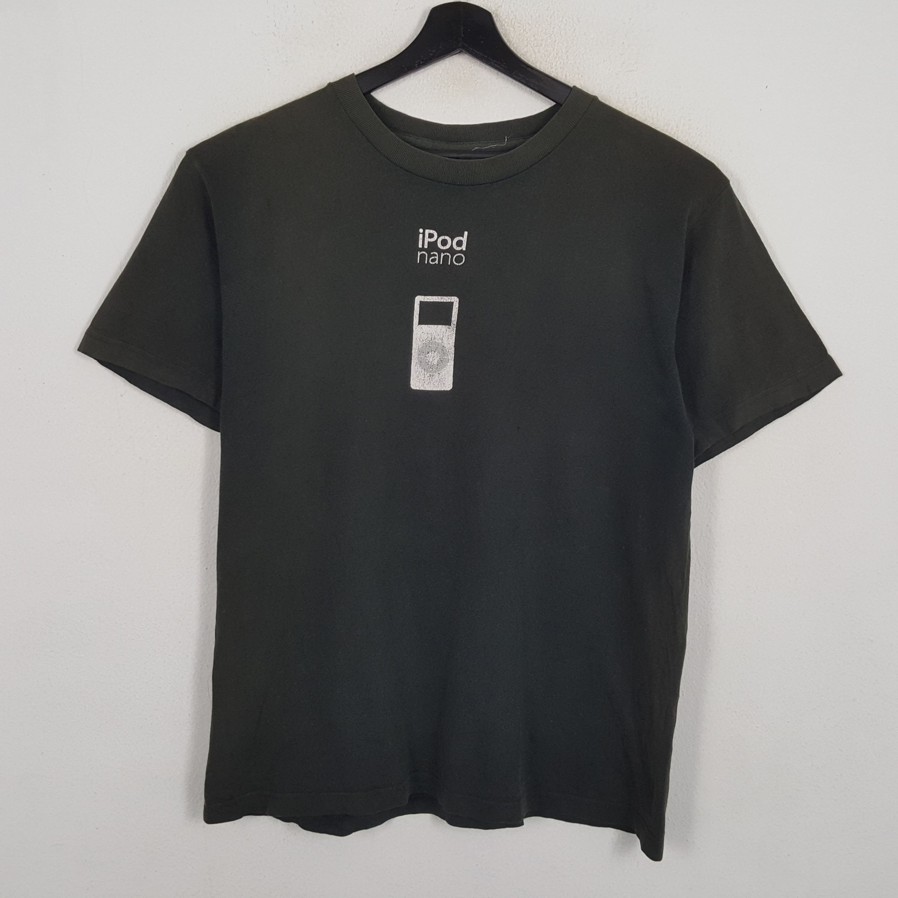 Apple × Streetwear × Vintage APPLE iPOD NANO Center Design Tshirt | Grailed