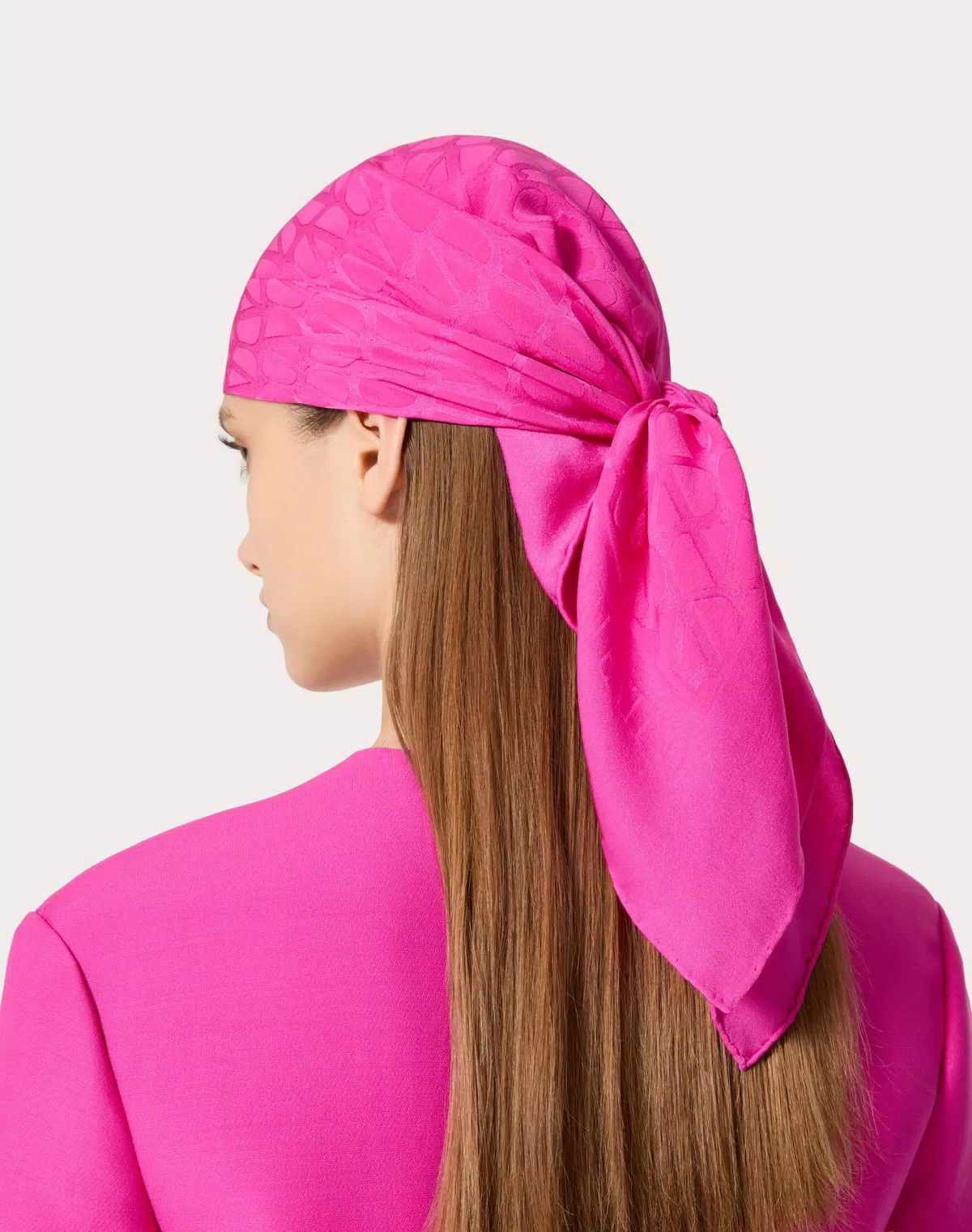 Valentino o1s1wg110426 Size: OS / Toile Iconographe Silk Scarf in Pink Size ONE SIZE - 4 Thumbnail