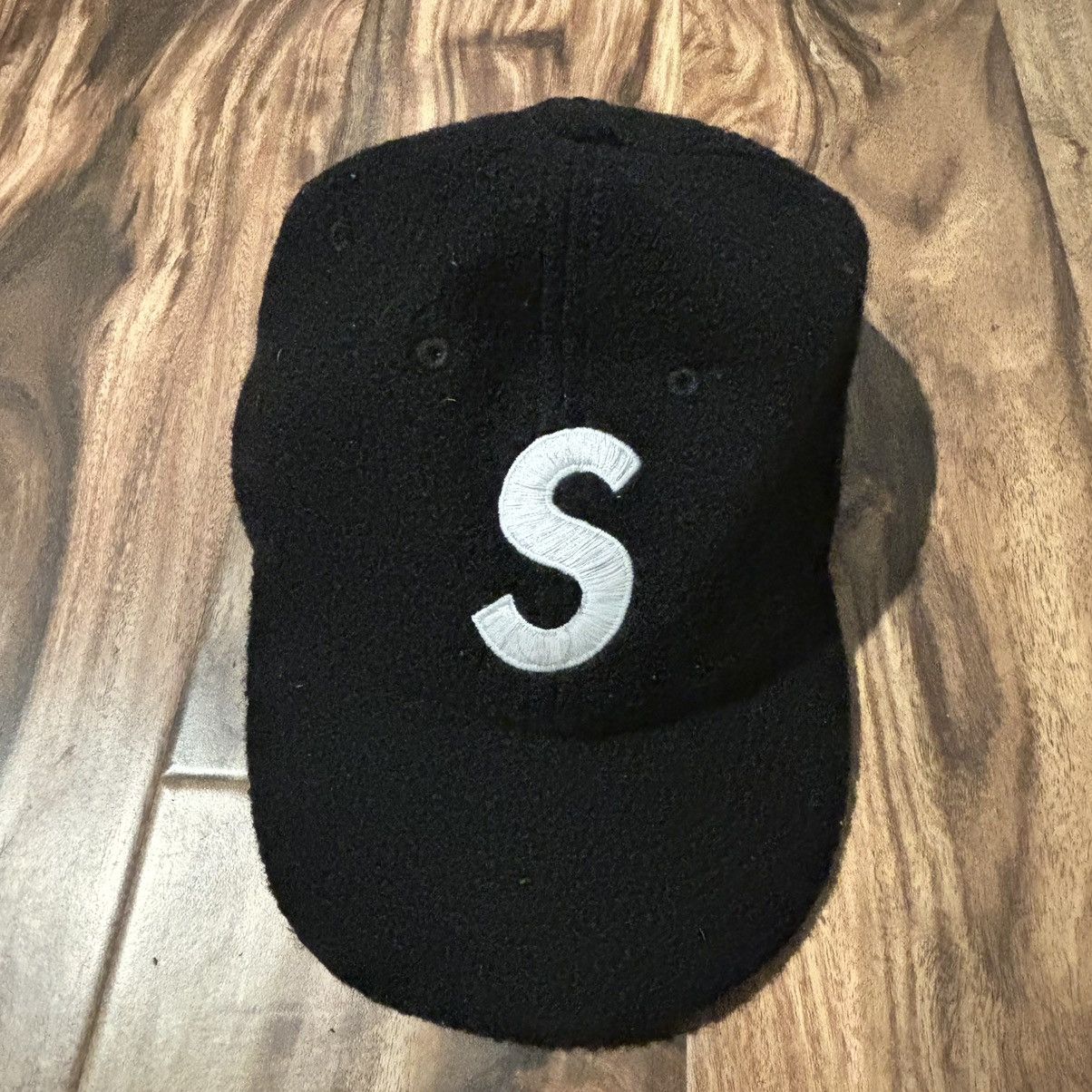 【希少】Supreme Wool S Logo 6-Panel ブラック Sロゴ Supreme S Logo 6 Panel Black - SS15 - US