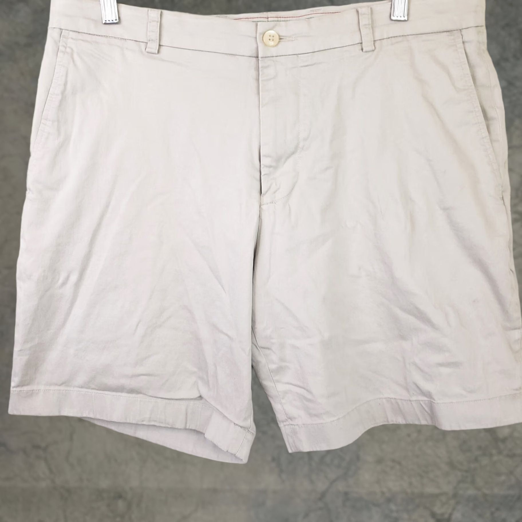 Southern Tide Southern Tide Shorts Classic Fit Beige Cream Intracoastal Water Way 36x9 Mens Size US 36 / EU 52 - 1 Thumbnail