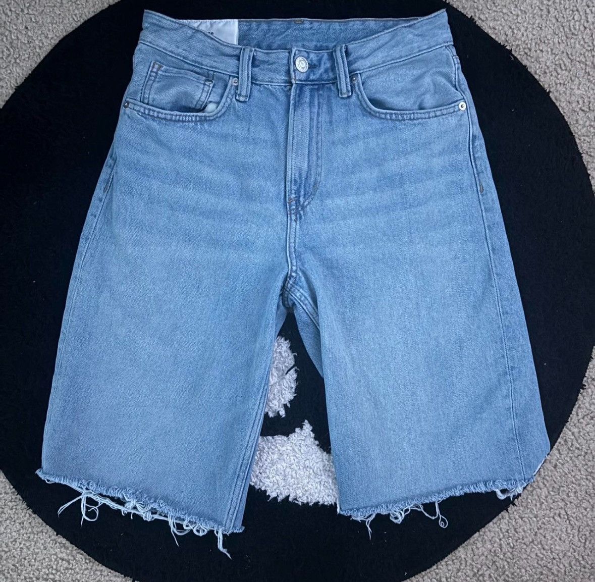 H&M distress denim jorts Size US 29 - 1 Thumbnail