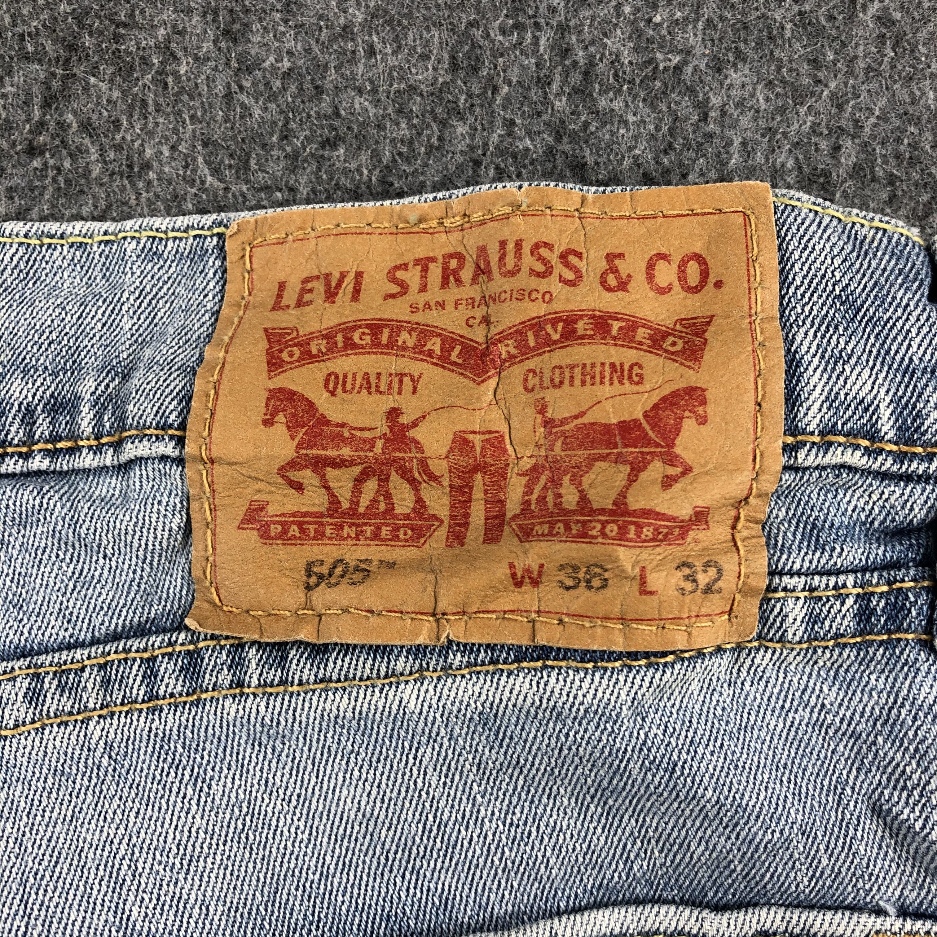Levi's 90s Vintage Blue Wash Levis 505 Jeans-J2640 Size US 35 - 5 Thumbnail