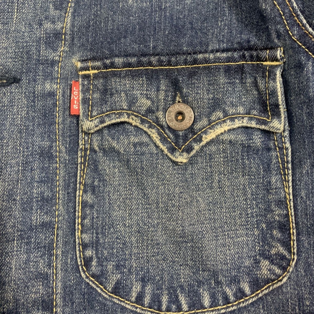 Levi's Vintage Clothing Vintage Levi's 70802 Washed Chore Coverall Denim Work Jacket Size US M / EU 48-50 / 2 - 8 Thumbnail