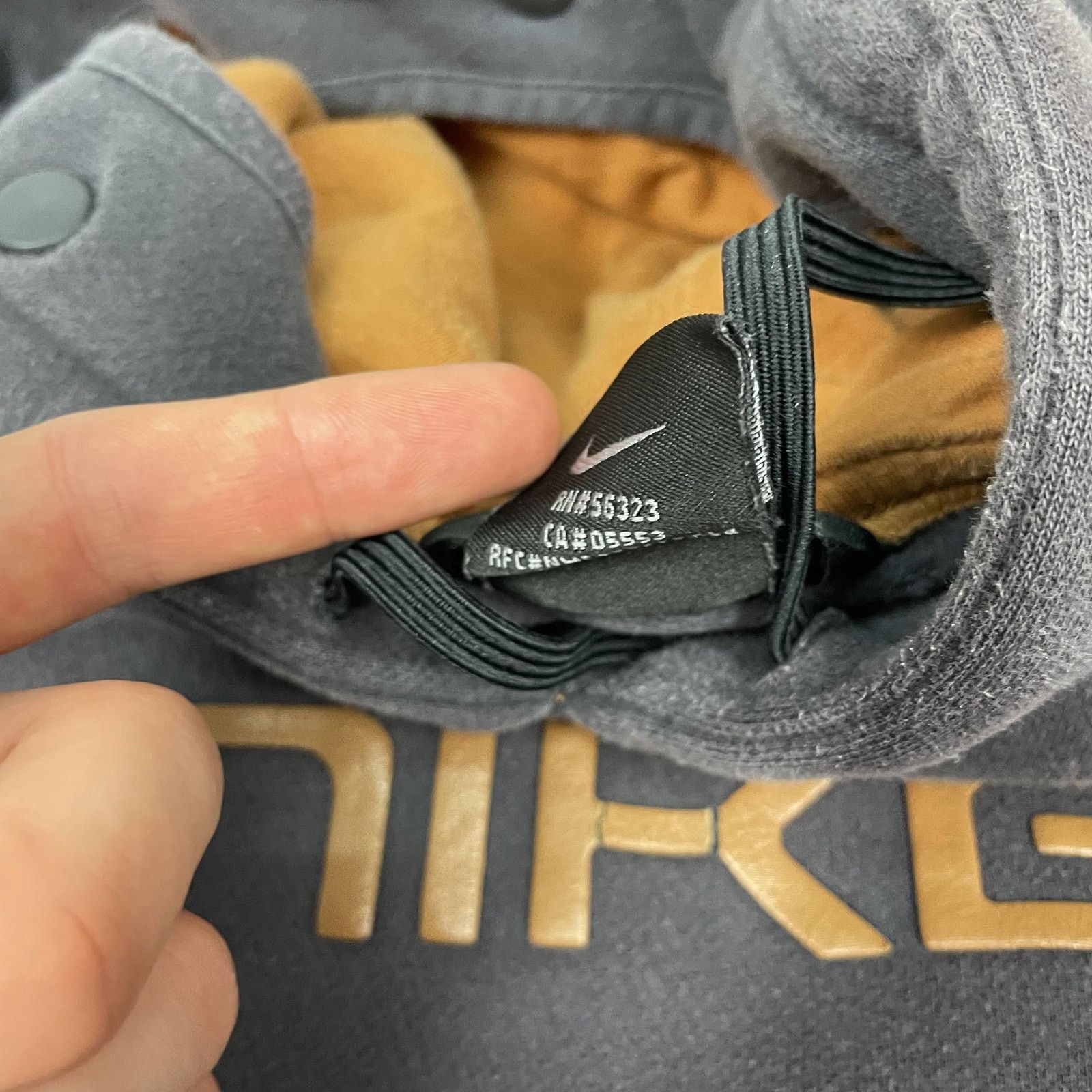 Nike × Vintage Nike Men's Brown Cotton Fleece Swoosh Pullover Hoodie Medium Size US M / EU 48-50 / 2 - 8 Thumbnail