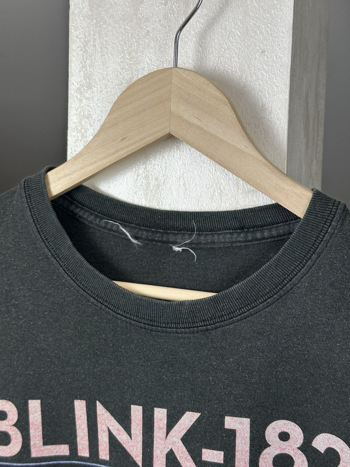 Band Tees Blink 182 Logo T Shirt Tee Y2K Faded Size US L / EU 52-54 / 3 - 6 Thumbnail