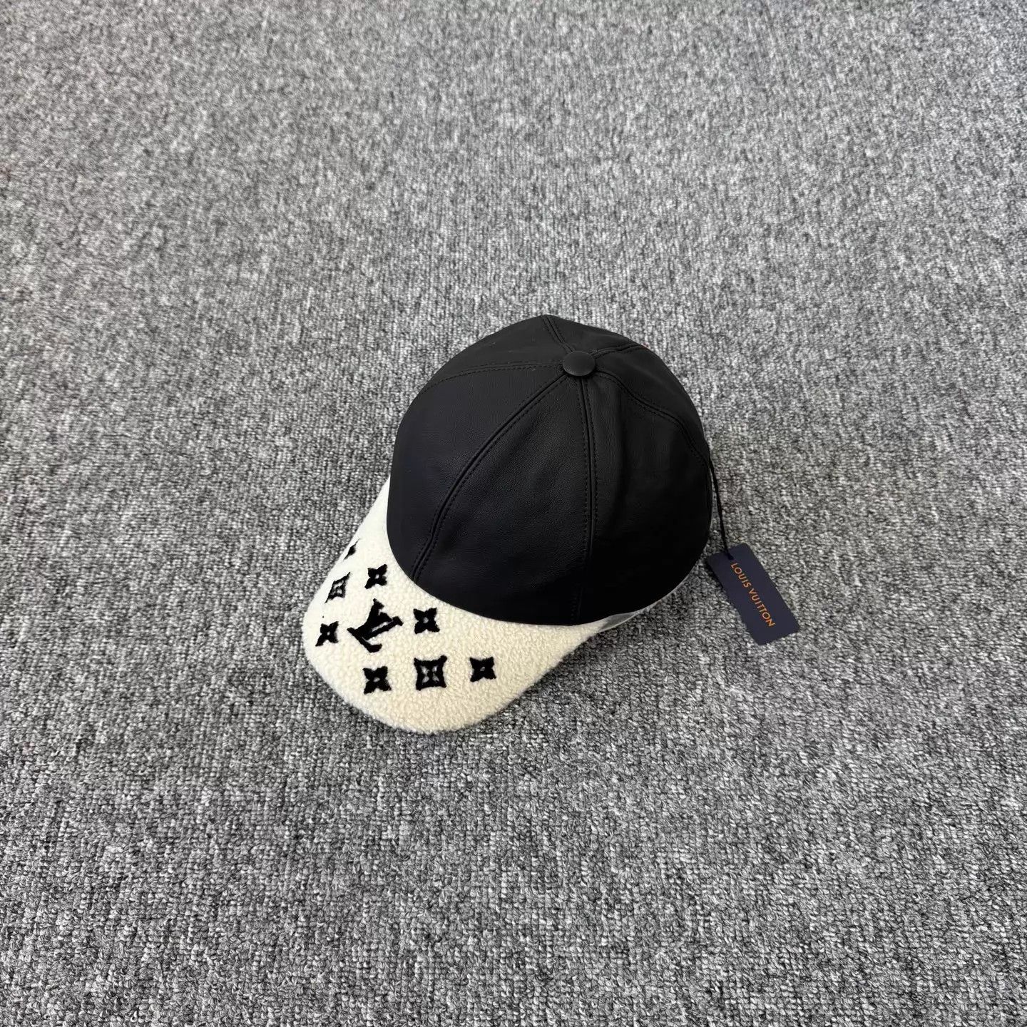Louis Vuitton Louis Vuitton Panda Baseball Cap L Size ONE SIZE - 1 Thumbnail