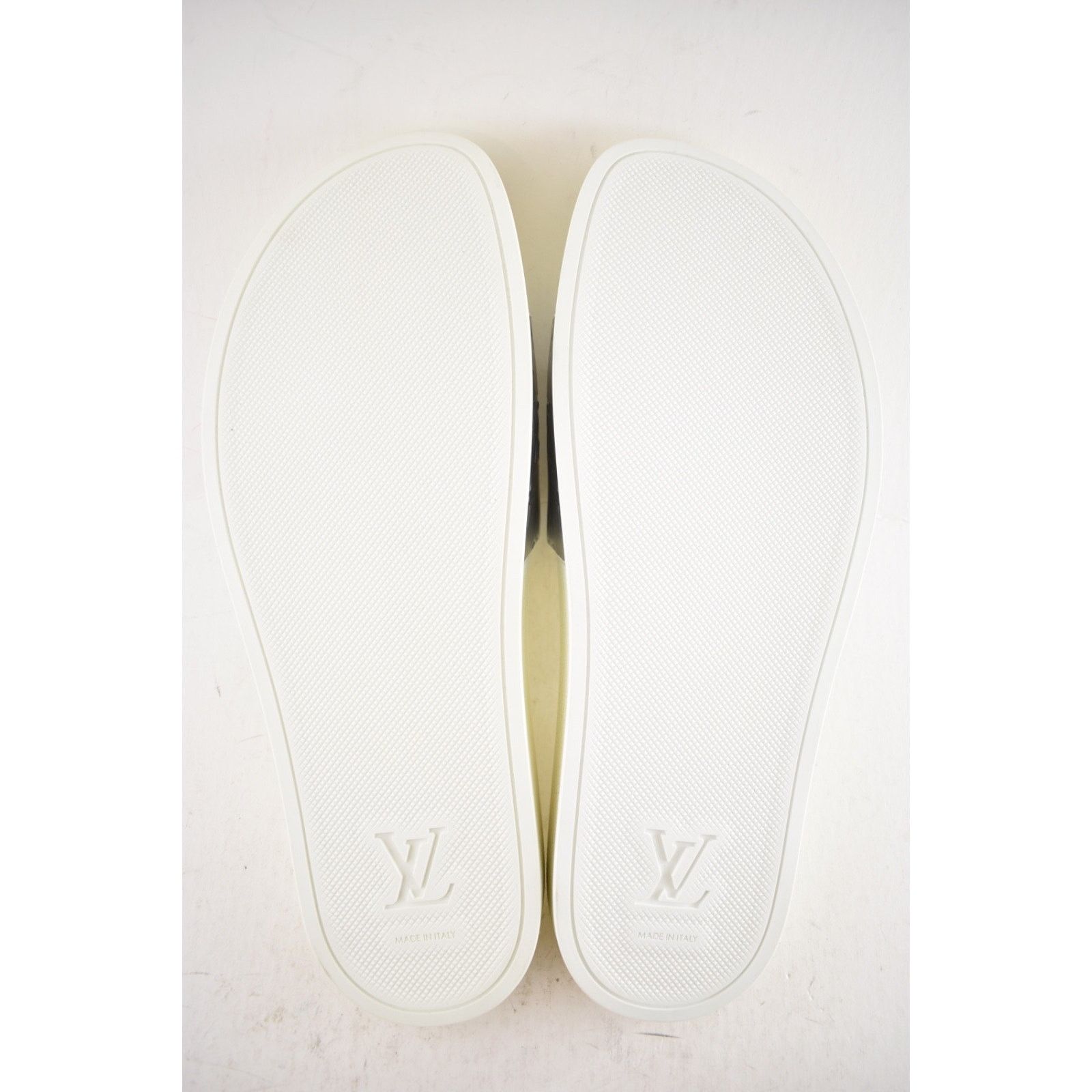Louis Vuitton Louis Vuitton Silver Monogram Slide Sandal UK 9 US 10 11 Size US 10 / EU 43 - 16 Thumbnail