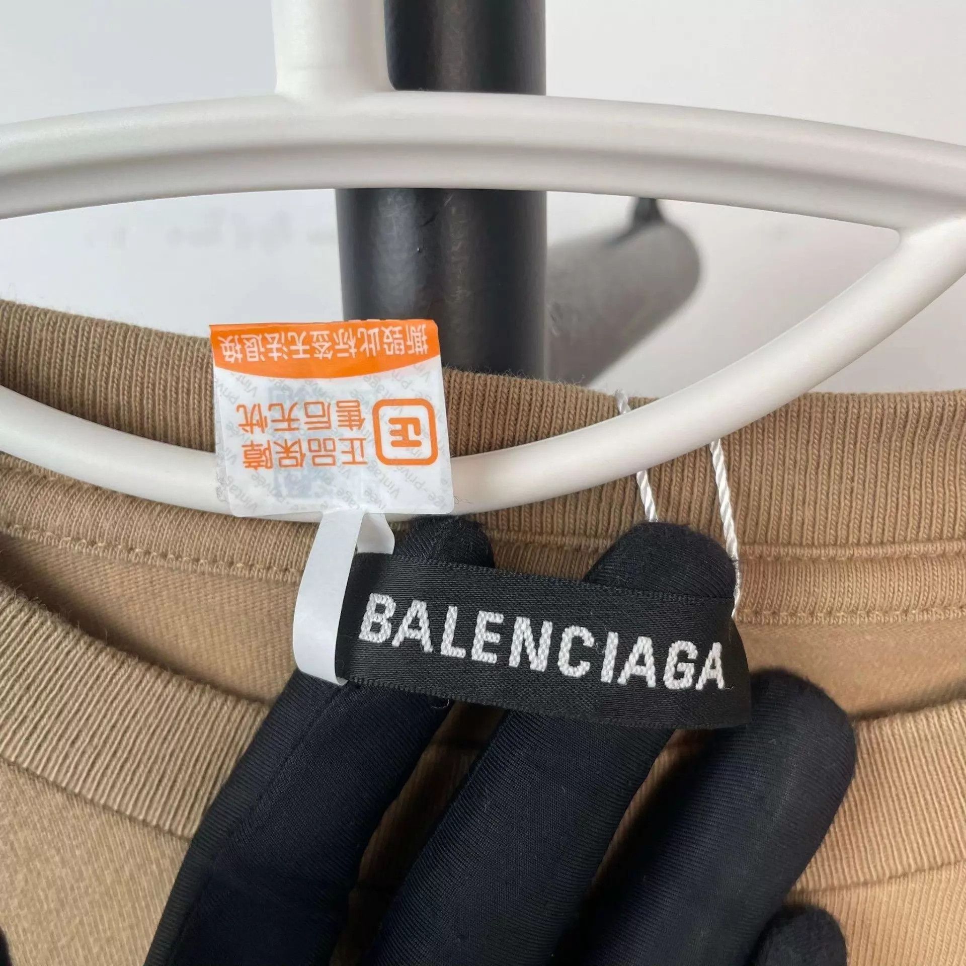 Balenciaga Balenciaga 95N Khaki SS T-shirt S Size US S / EU 44-46 / 1 - 3 Thumbnail