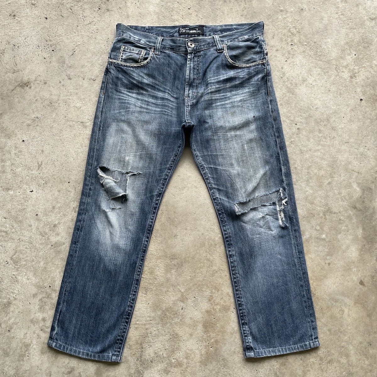 Japanese Brand Vintage Distressed Japanese Faded Denim Jeans Pants W35x28.5 Size US 35 - 1 Thumbnail