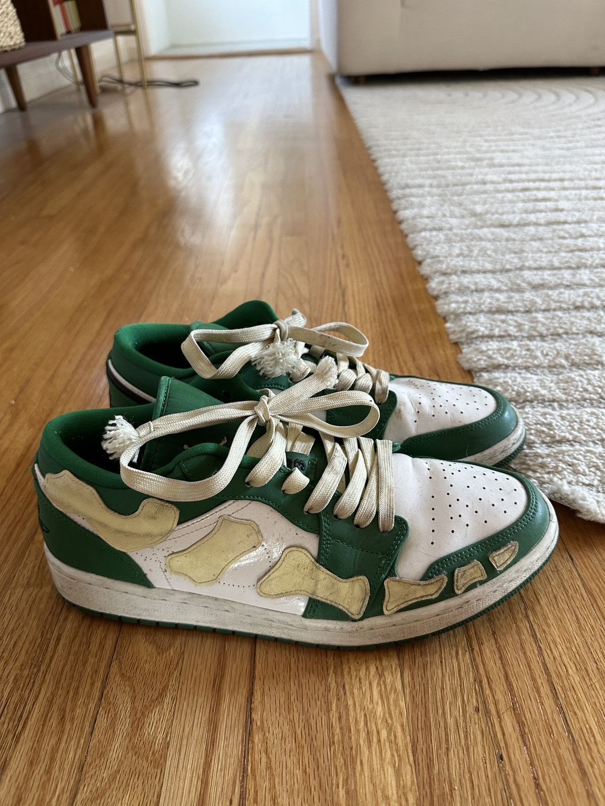 Jordan Brand × Nike Green and White Nike Jordan Custom Bone Shoes Size US 11 / EU 44 - 5 Thumbnail