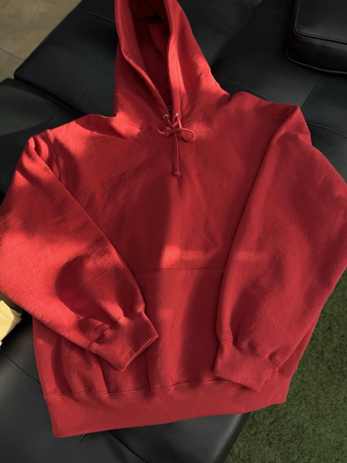 Supreme Size L - Supreme Red Appliqué Hooded Sweatshirt (FW25) Size US L / EU 52-54 / 3 - 2 Thumbnail