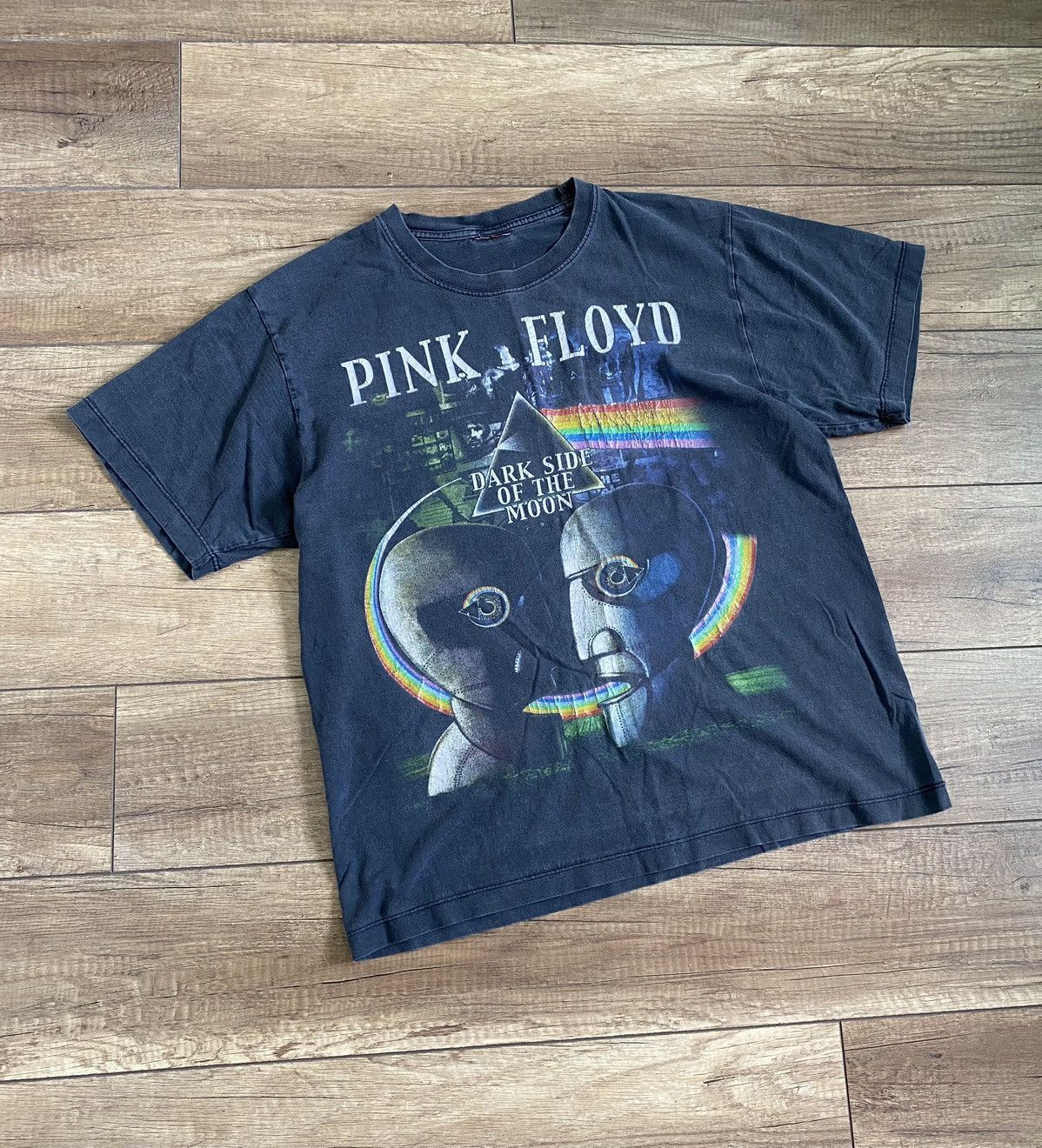 Pink Floyd Vintage Pink Floyd Dark Side of The Moon T Shirt Distressed Size US M / EU 48-50 / 2 - 3 Thumbnail