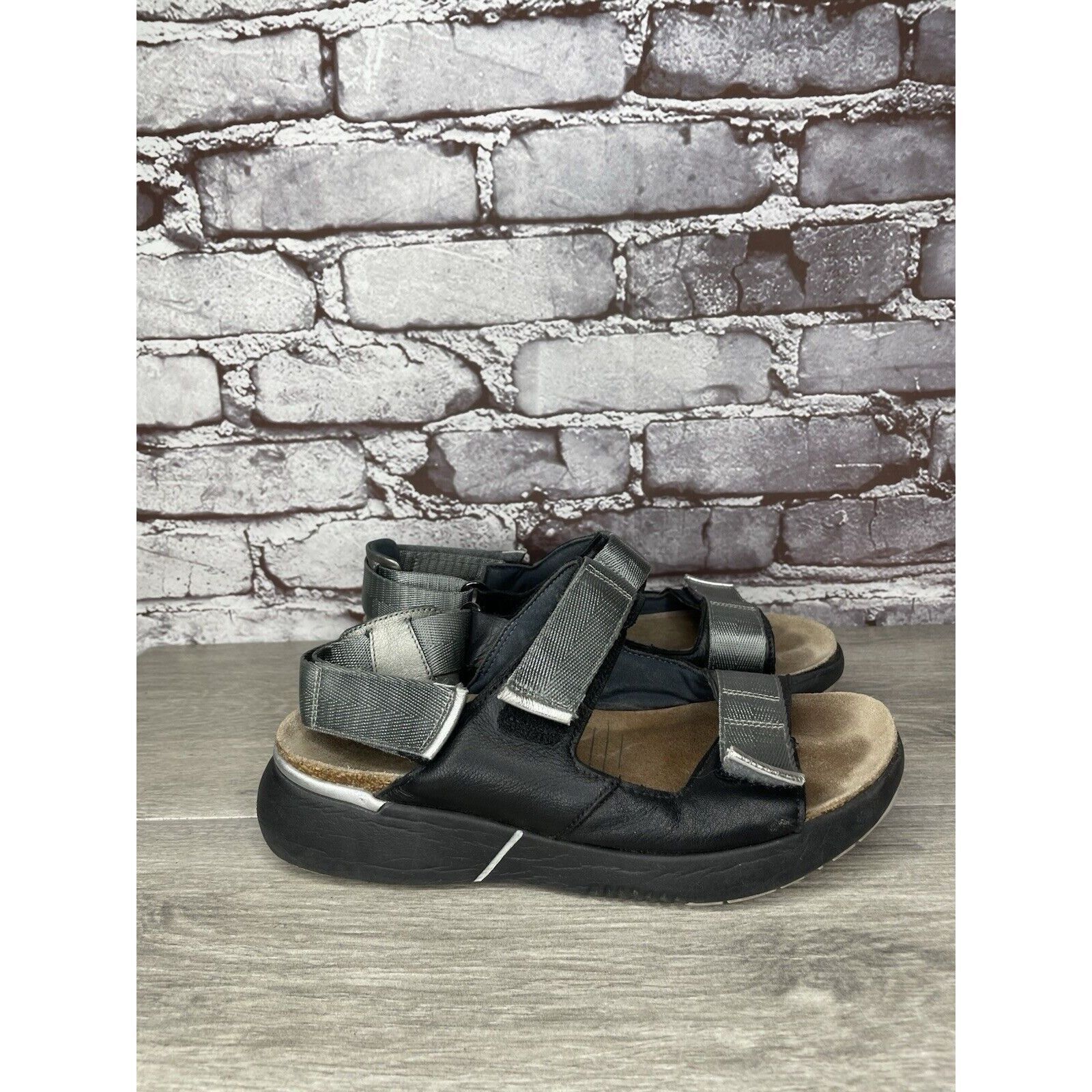 Other Naot Black Leather Gray Textile Wedge Ankle Strap Sandals Wo Size US 7.5 / IT 37.5 - 16 Thumbnail