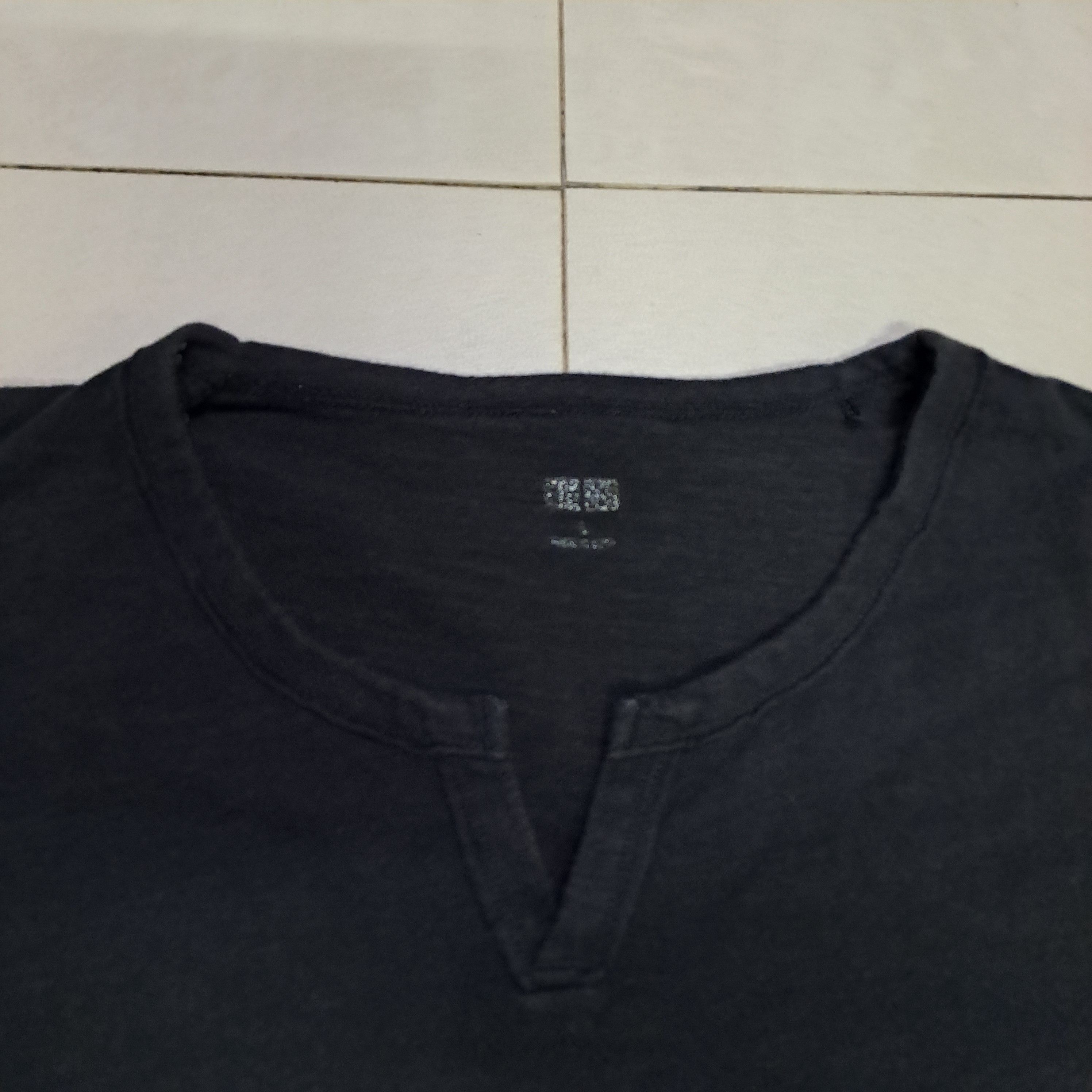 Uniqlo Uniqlo Henley T Shirt Size US M / EU 48-50 / 2 - 2 Thumbnail