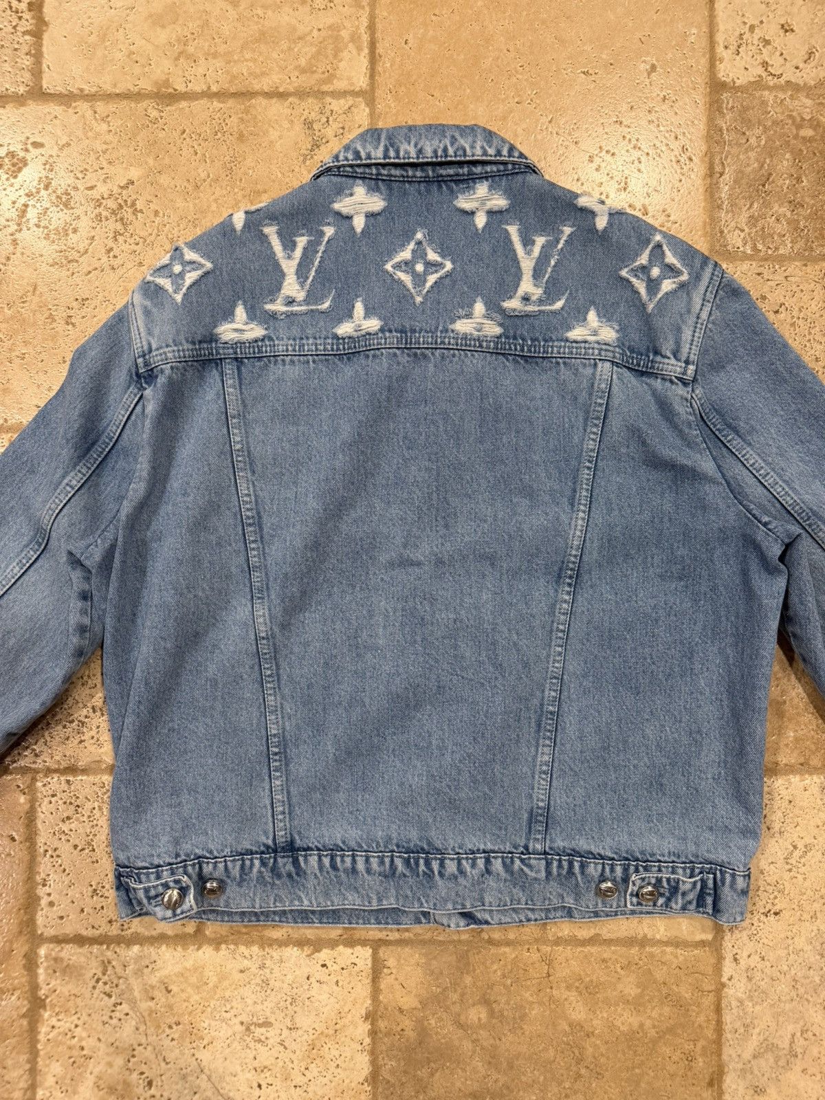 Louis Vuitton Louis Vuitton Frayed Distress Monogram Denim Trucker Jacket Size US XL / EU 56 / 4 - 14 Thumbnail
