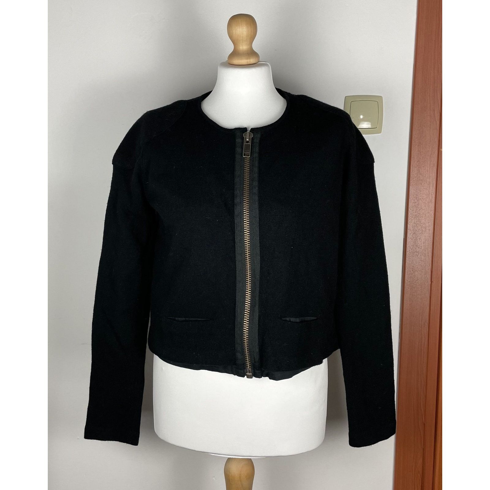 Acne Studios Acne Women's Black Wool Full Zip Cropped Fleece Jacket Small Size S / US 4 / IT 40 - 1 Thumbnail