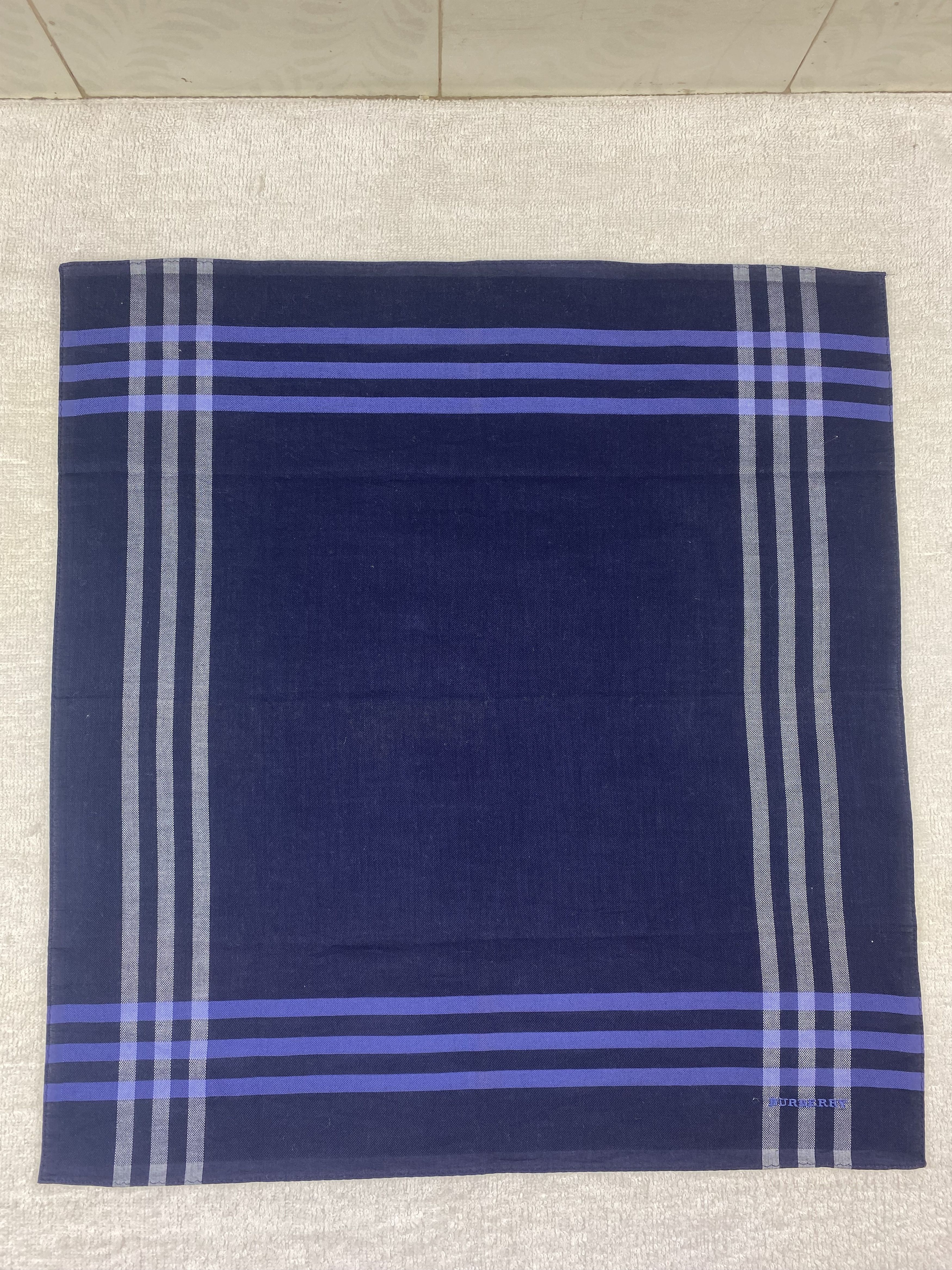Burberry Burberry Handkerchief / Bandana / Neckerchief Size ONE SIZE - 3 Thumbnail